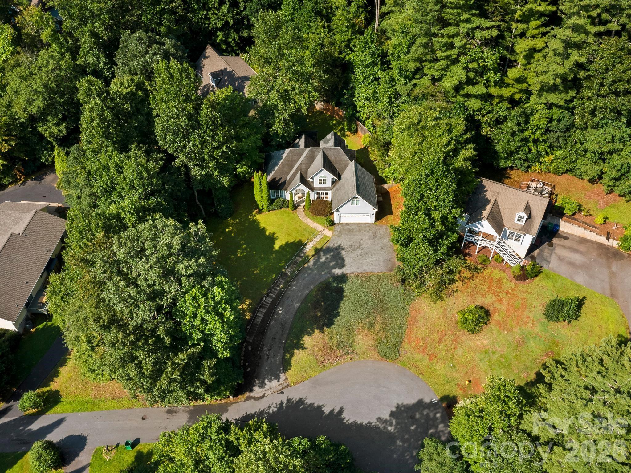 306 Golden Hawk Trail — Asheville