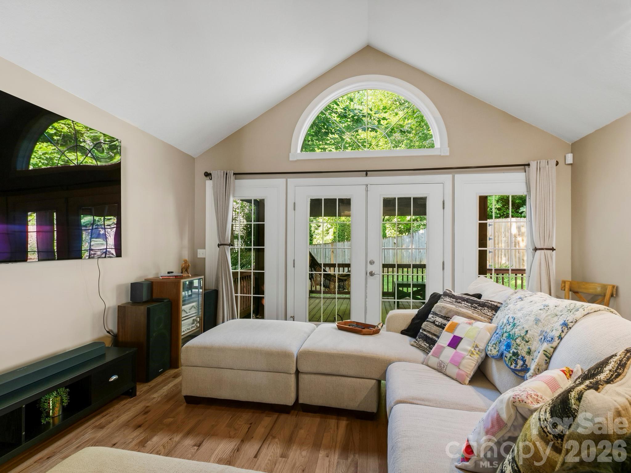 306 Golden Hawk Trail — Asheville