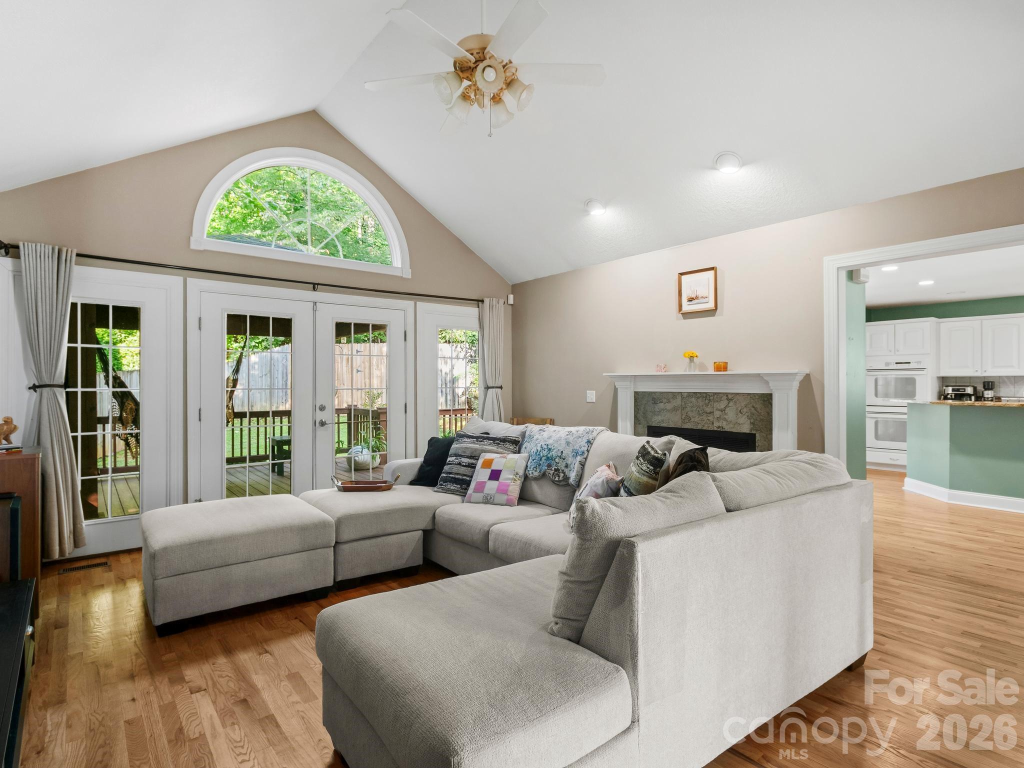 306 Golden Hawk Trail — Asheville