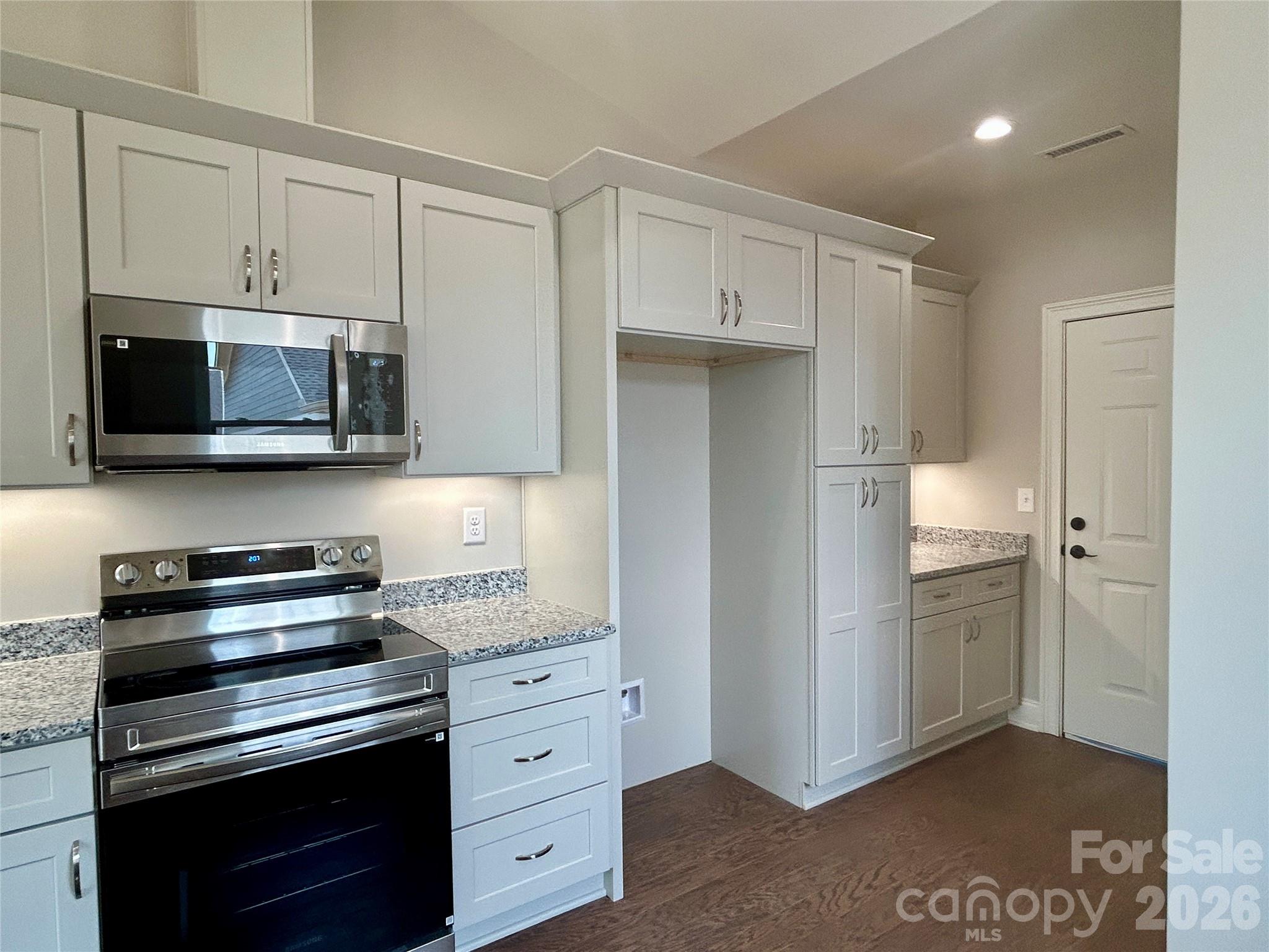 831-A Wynnshire Drive — Hickory