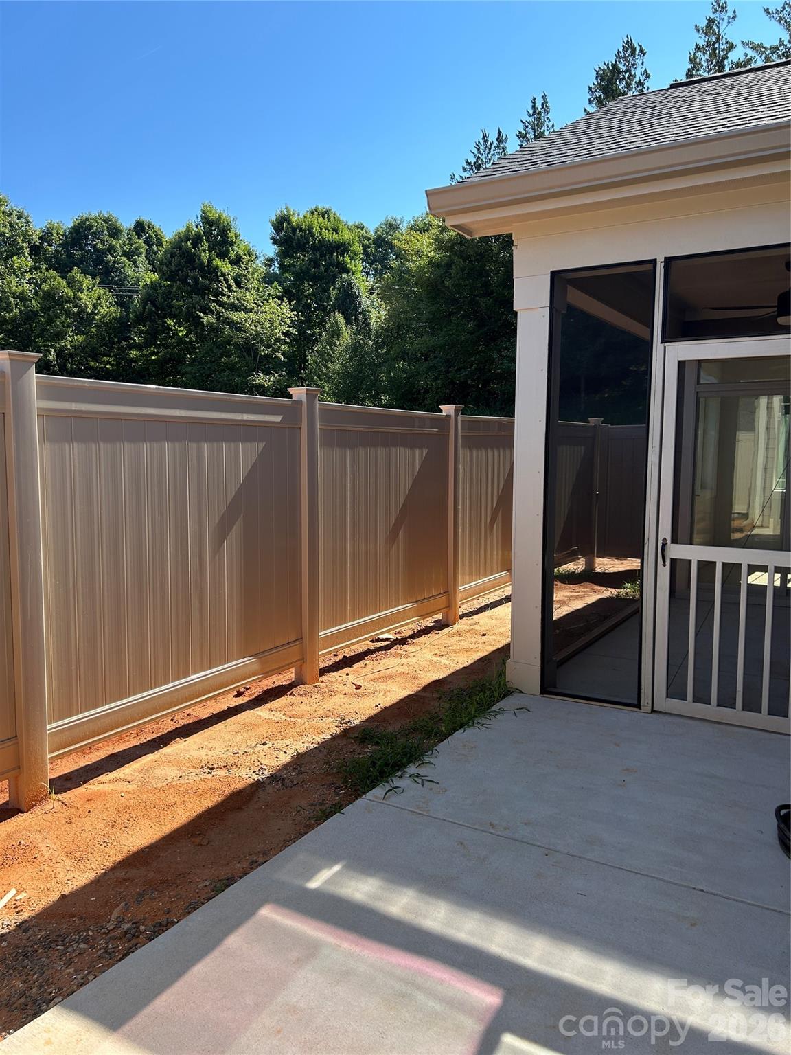 831-A Wynnshire Drive — Hickory