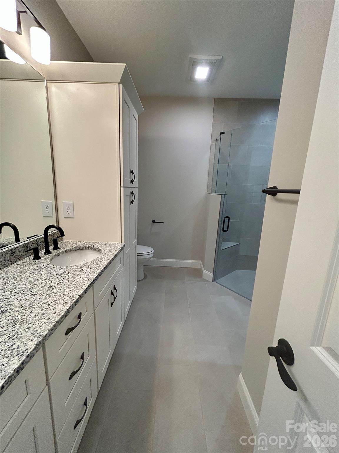 831-A Wynnshire Drive — Hickory