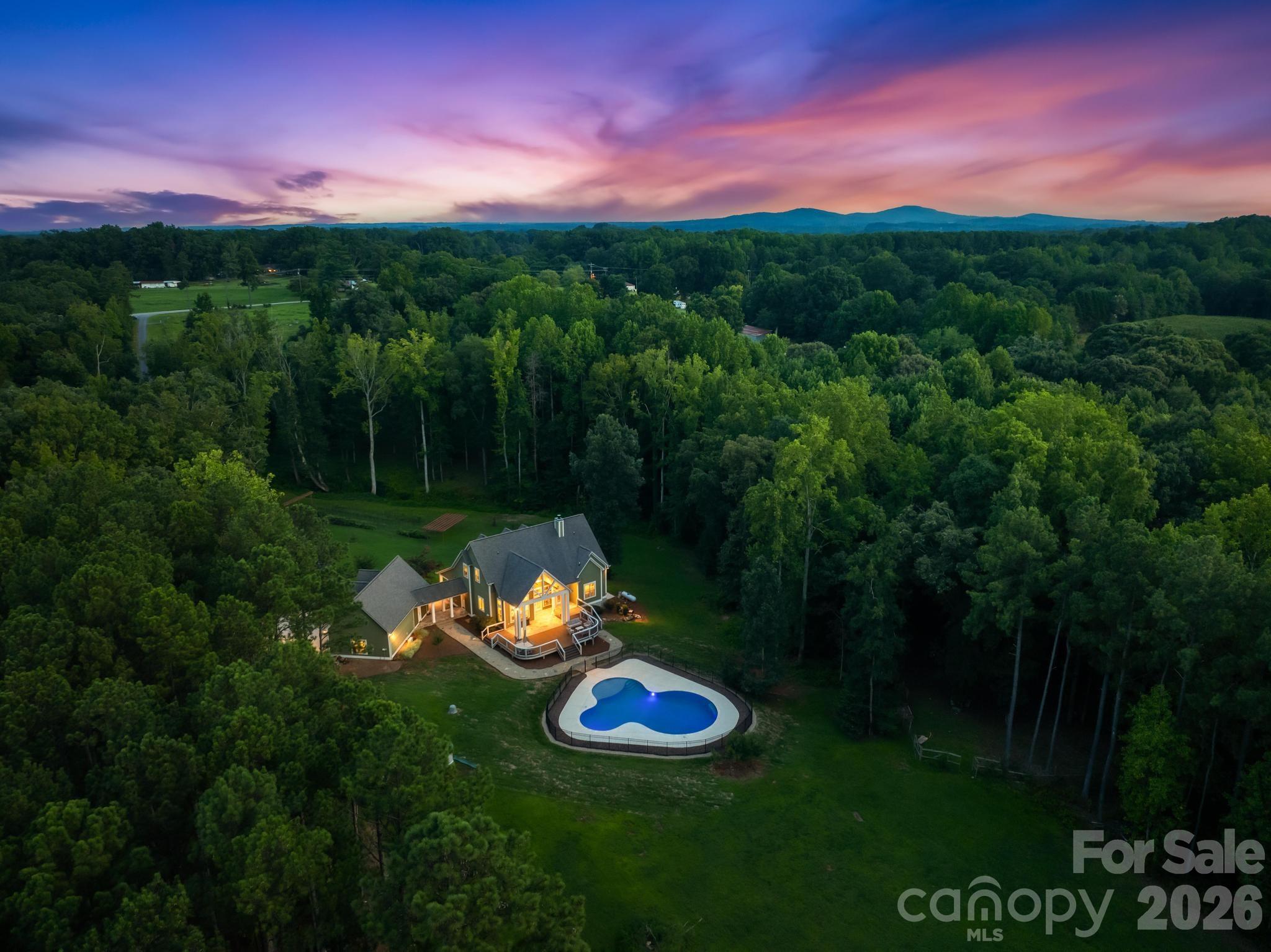 6334 Long Island Road — Catawba