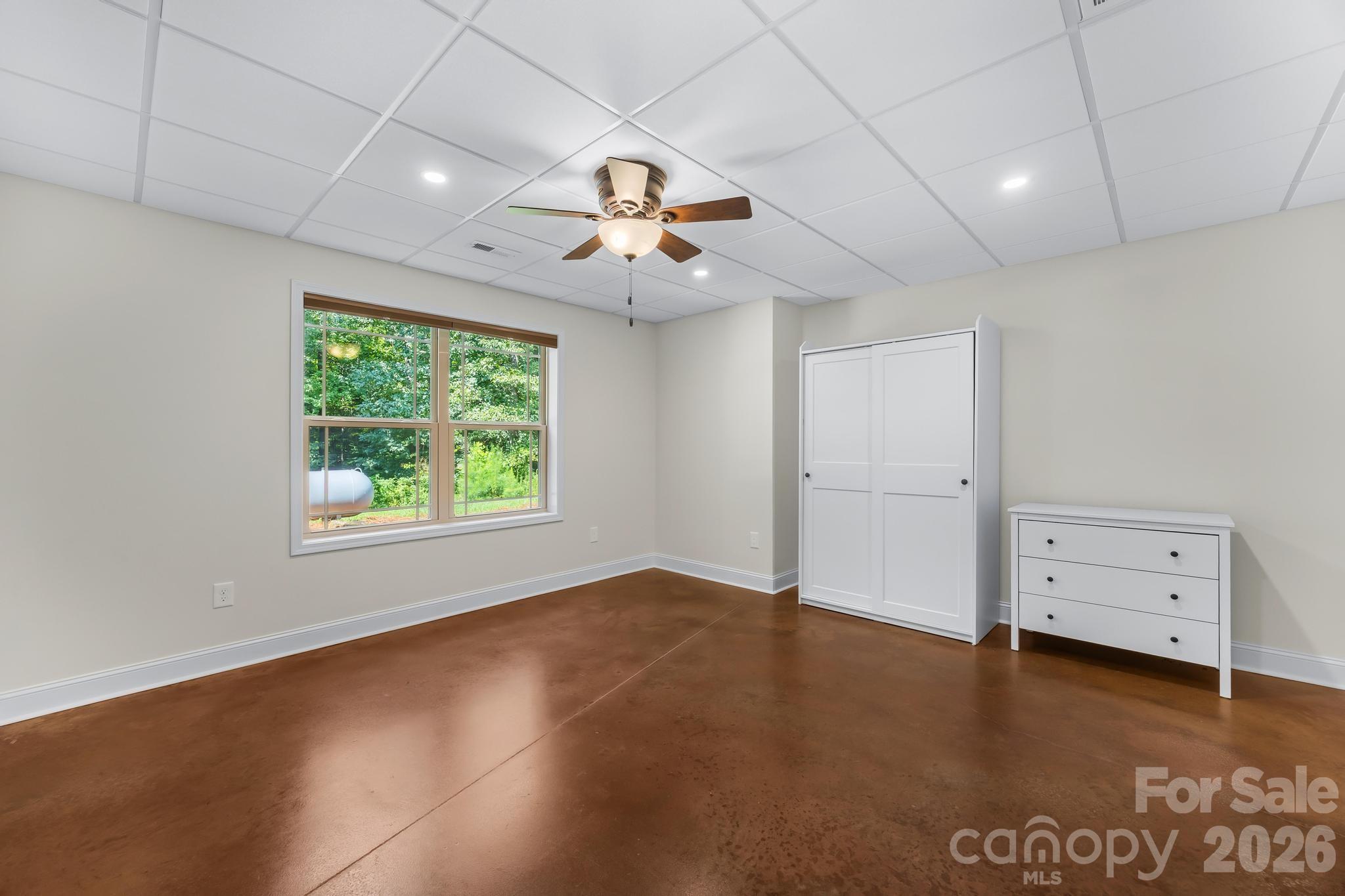 6334 Long Island Road — Catawba
