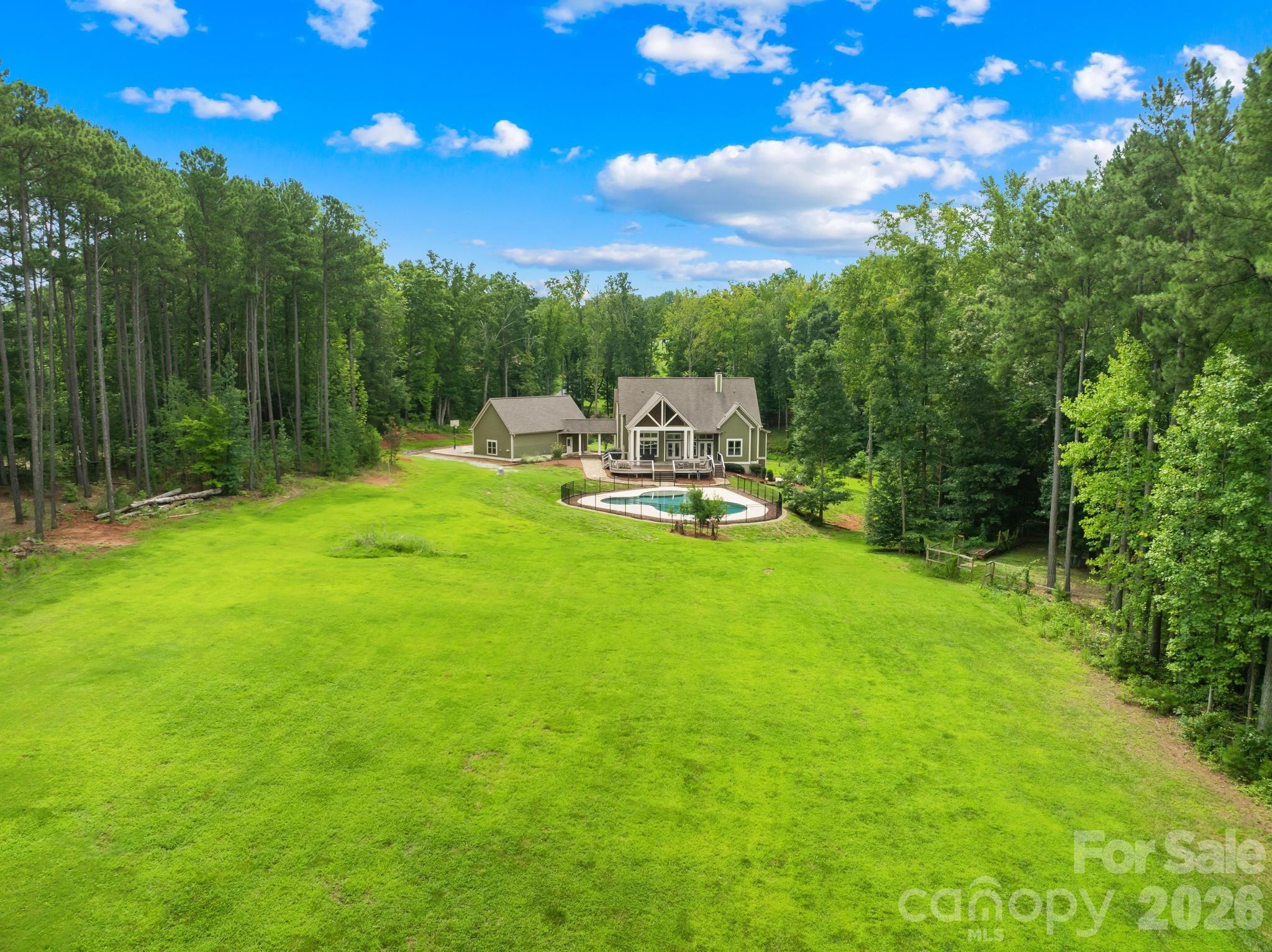 6334 Long Island Road — Catawba