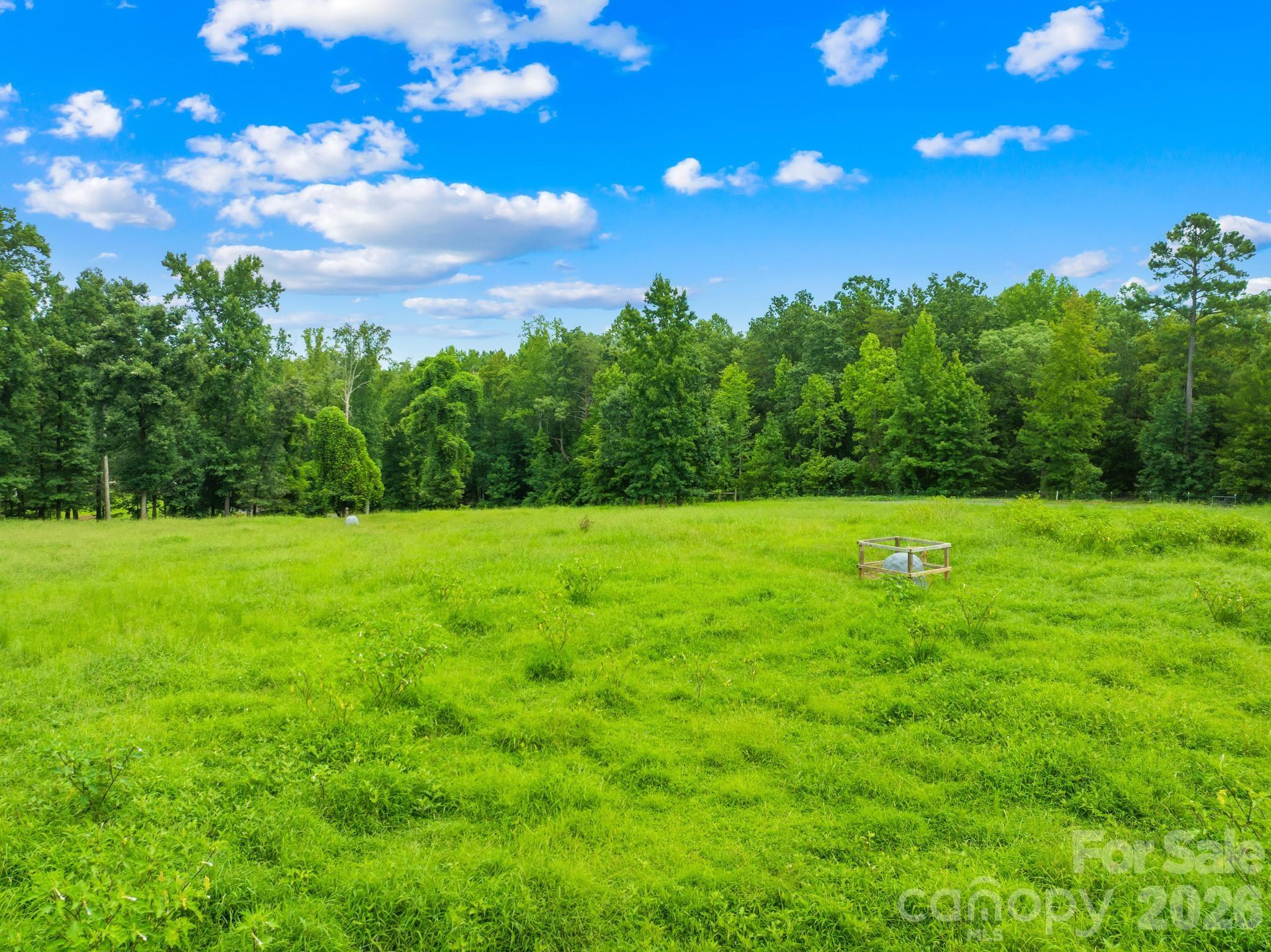 6334 Long Island Road — Catawba