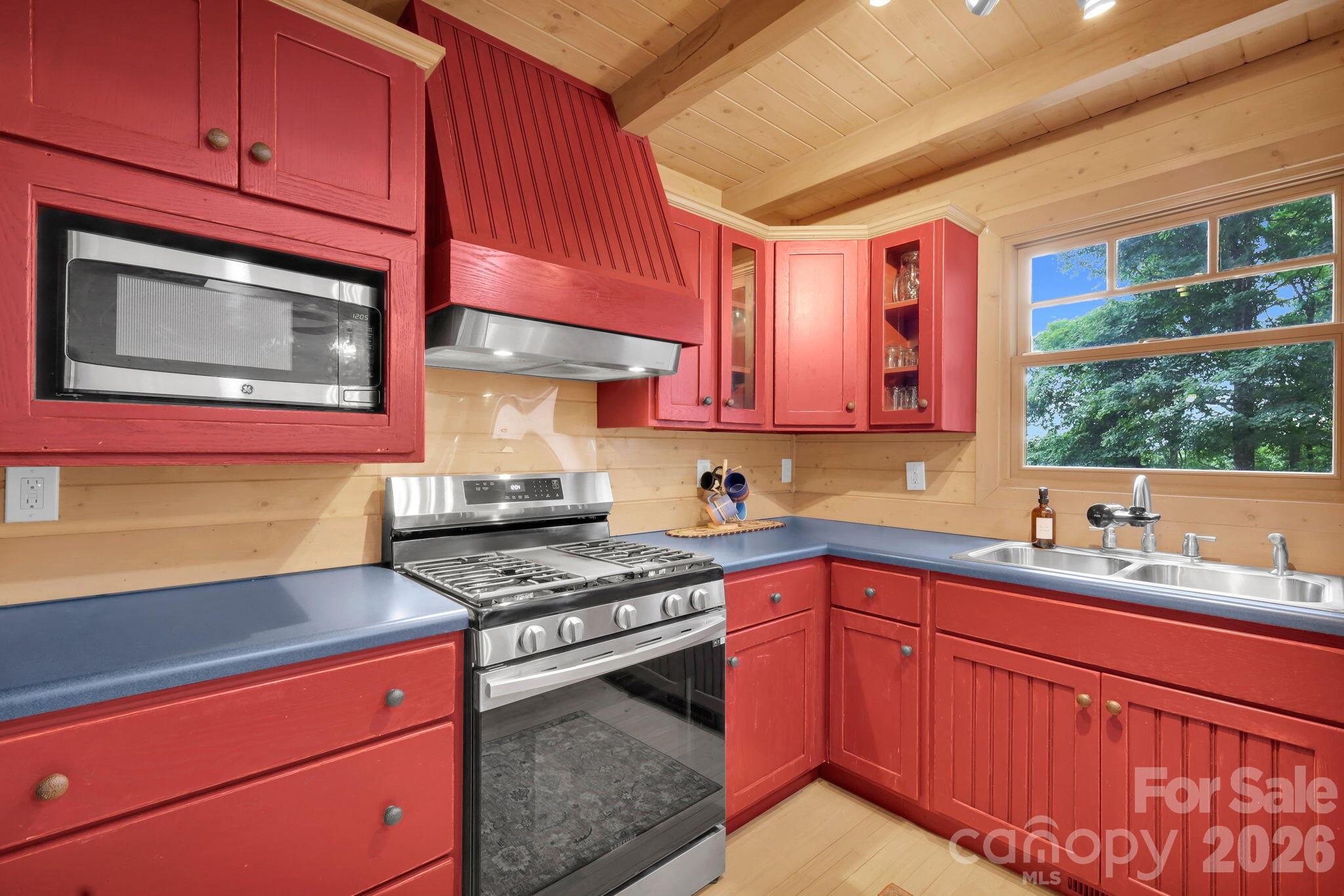 1416 Indian Lake Drive — West Jefferson