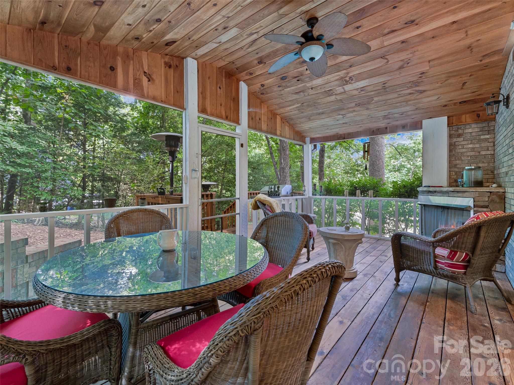 105 Galloway Drive — Asheville