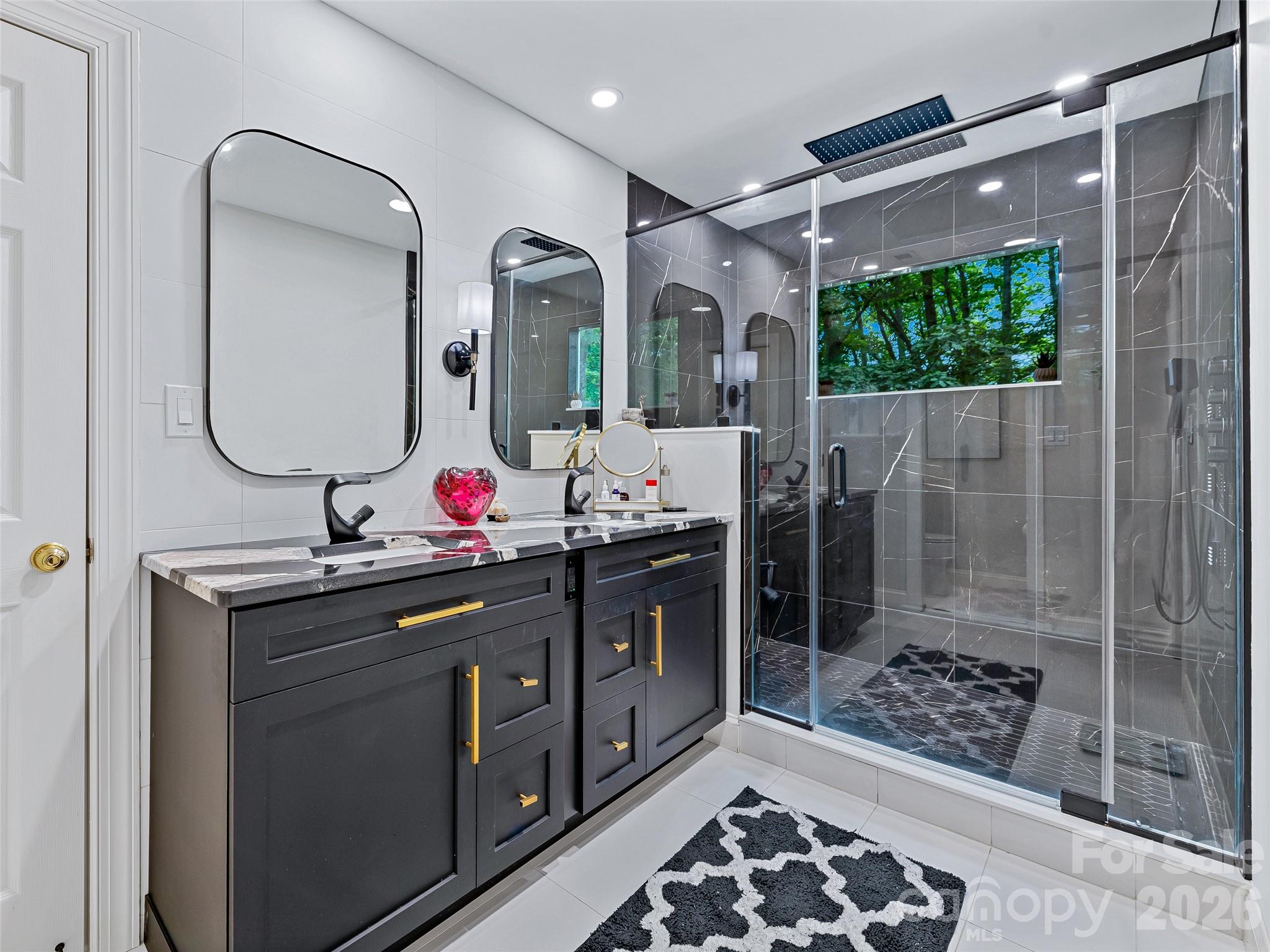 105 Galloway Drive — Asheville