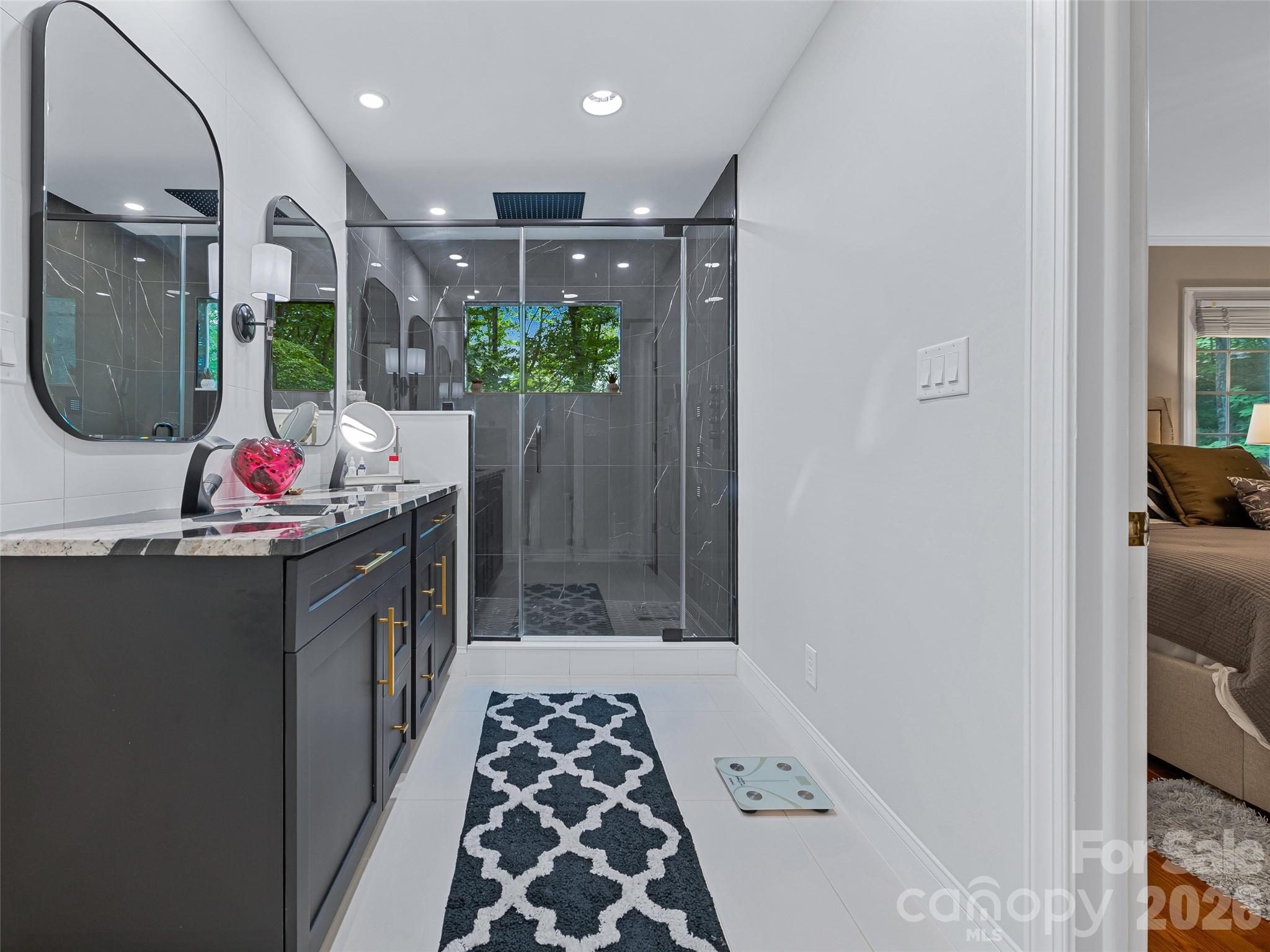 105 Galloway Drive — Asheville