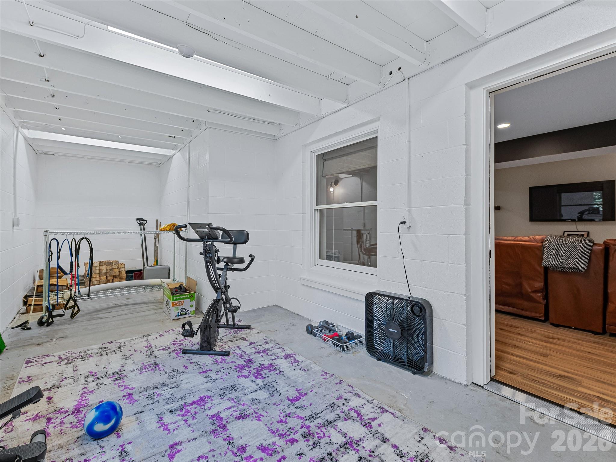 105 Galloway Drive — Asheville