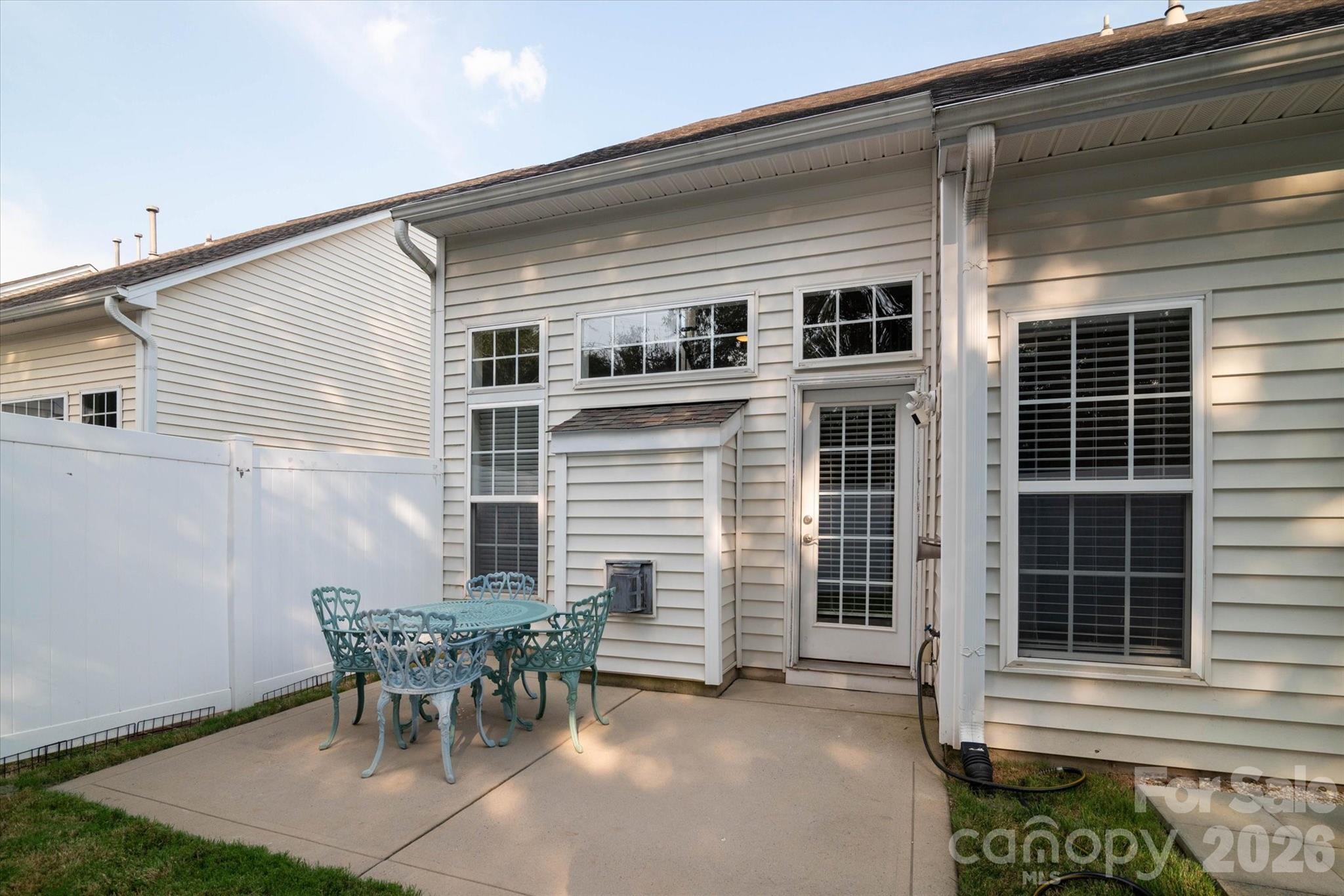 624 Bayou Circle — Clover