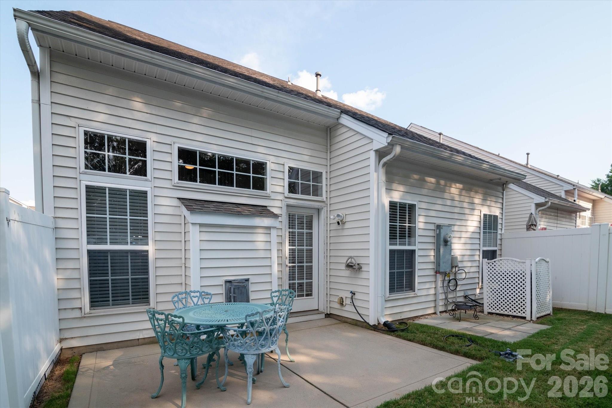 624 Bayou Circle — Clover