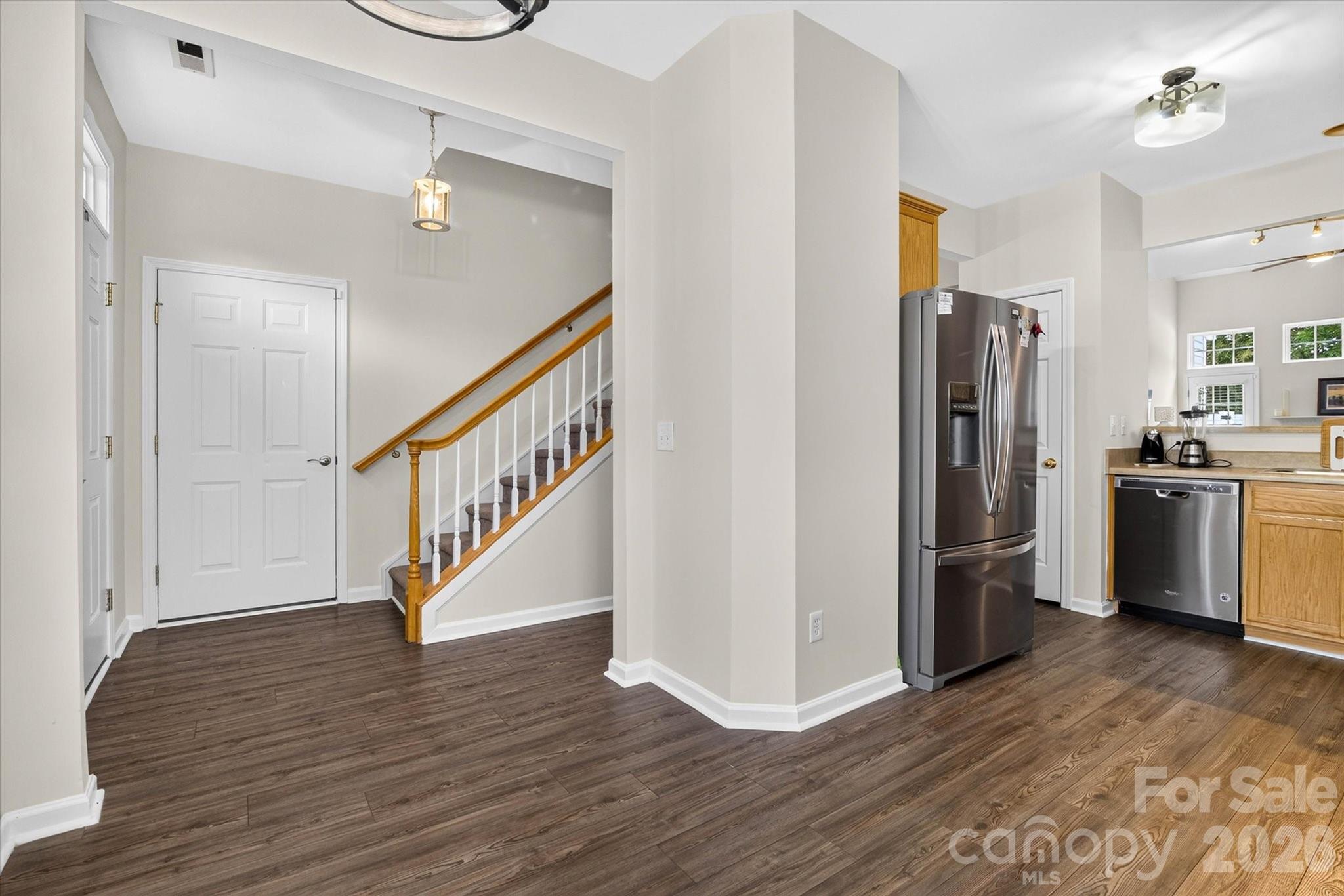 624 Bayou Circle — Clover