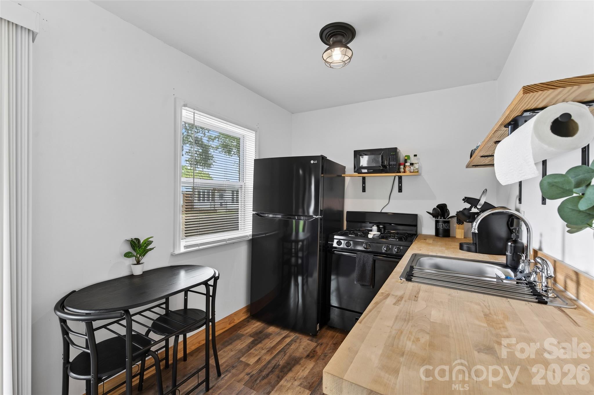 433 Mock Mill Road — Statesville