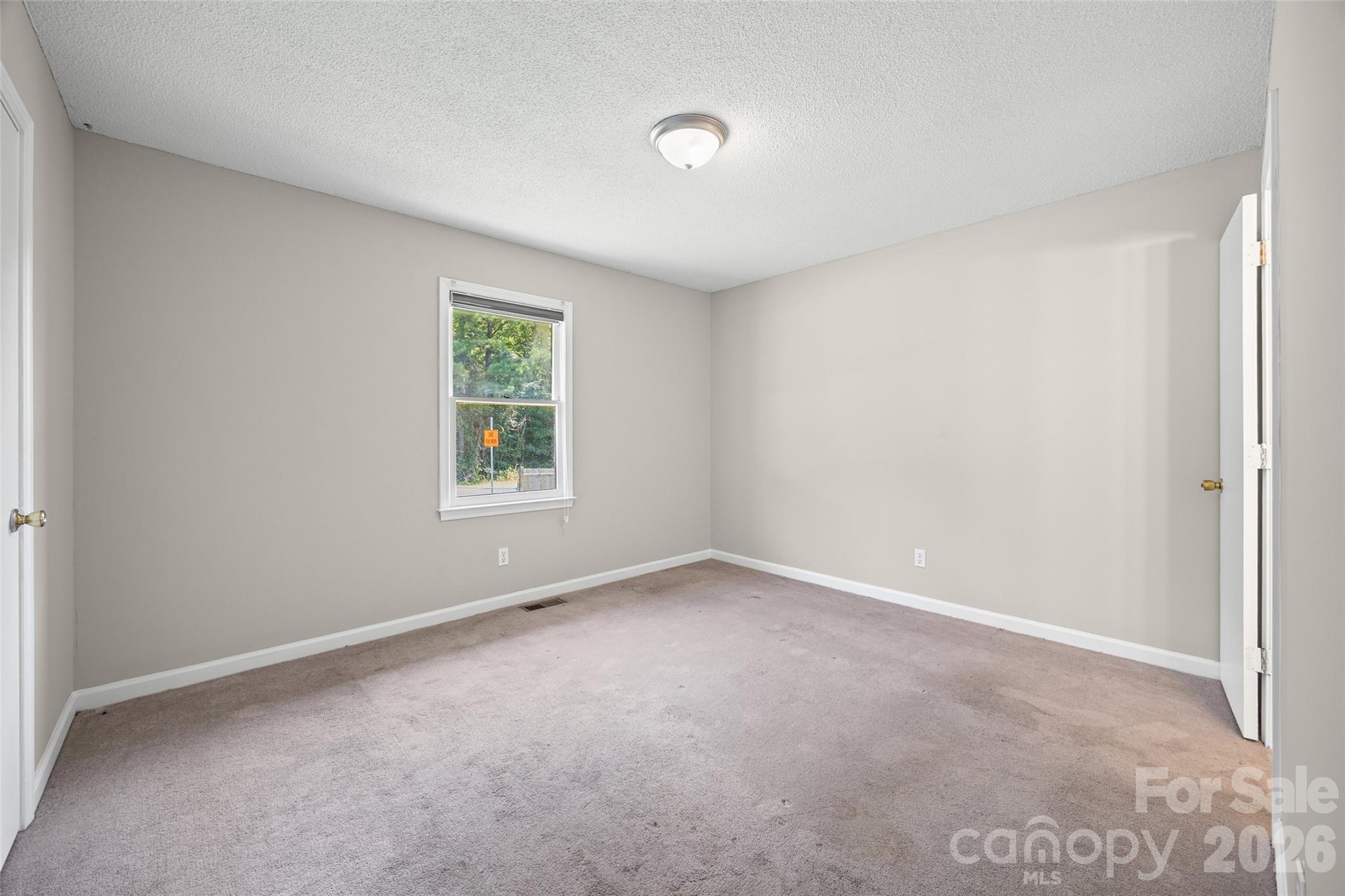 195 Moda Road — Blacksburg