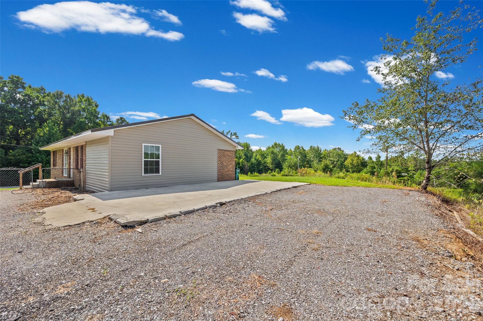 195 Moda Road — Blacksburg