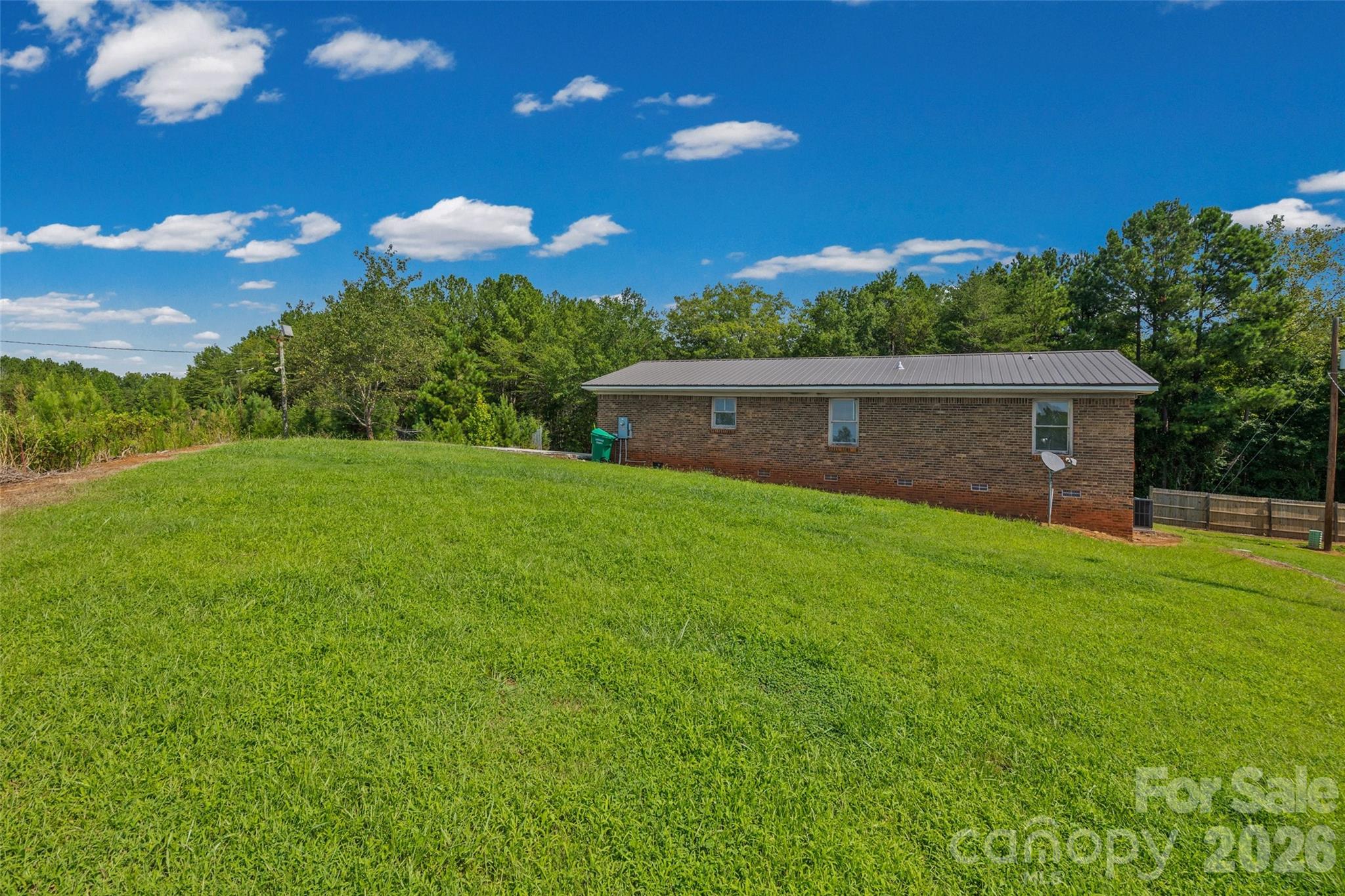 195 Moda Road — Blacksburg