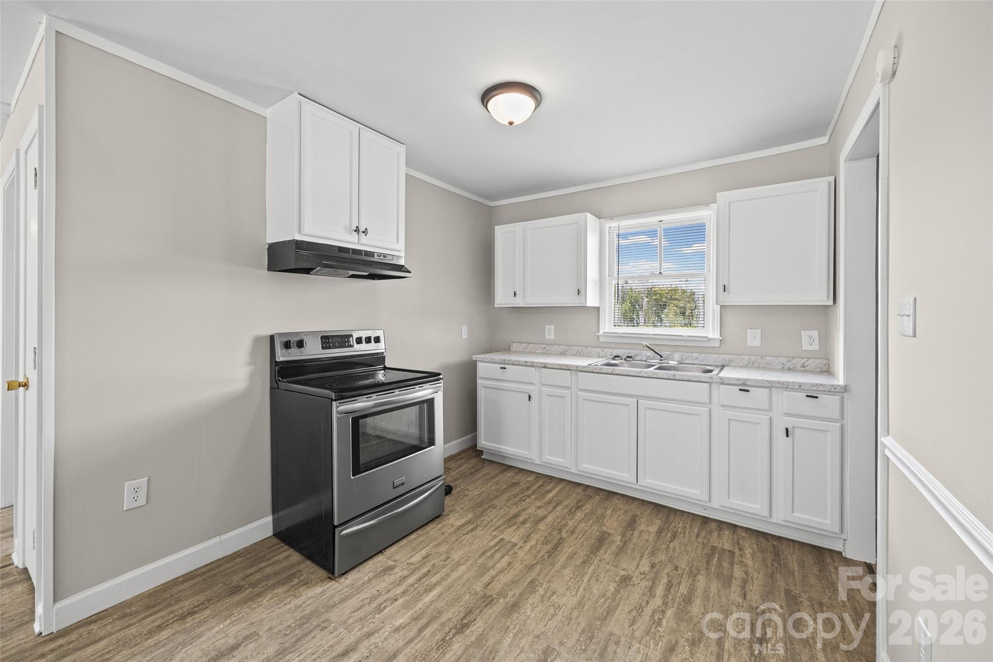 195 Moda Road — Blacksburg