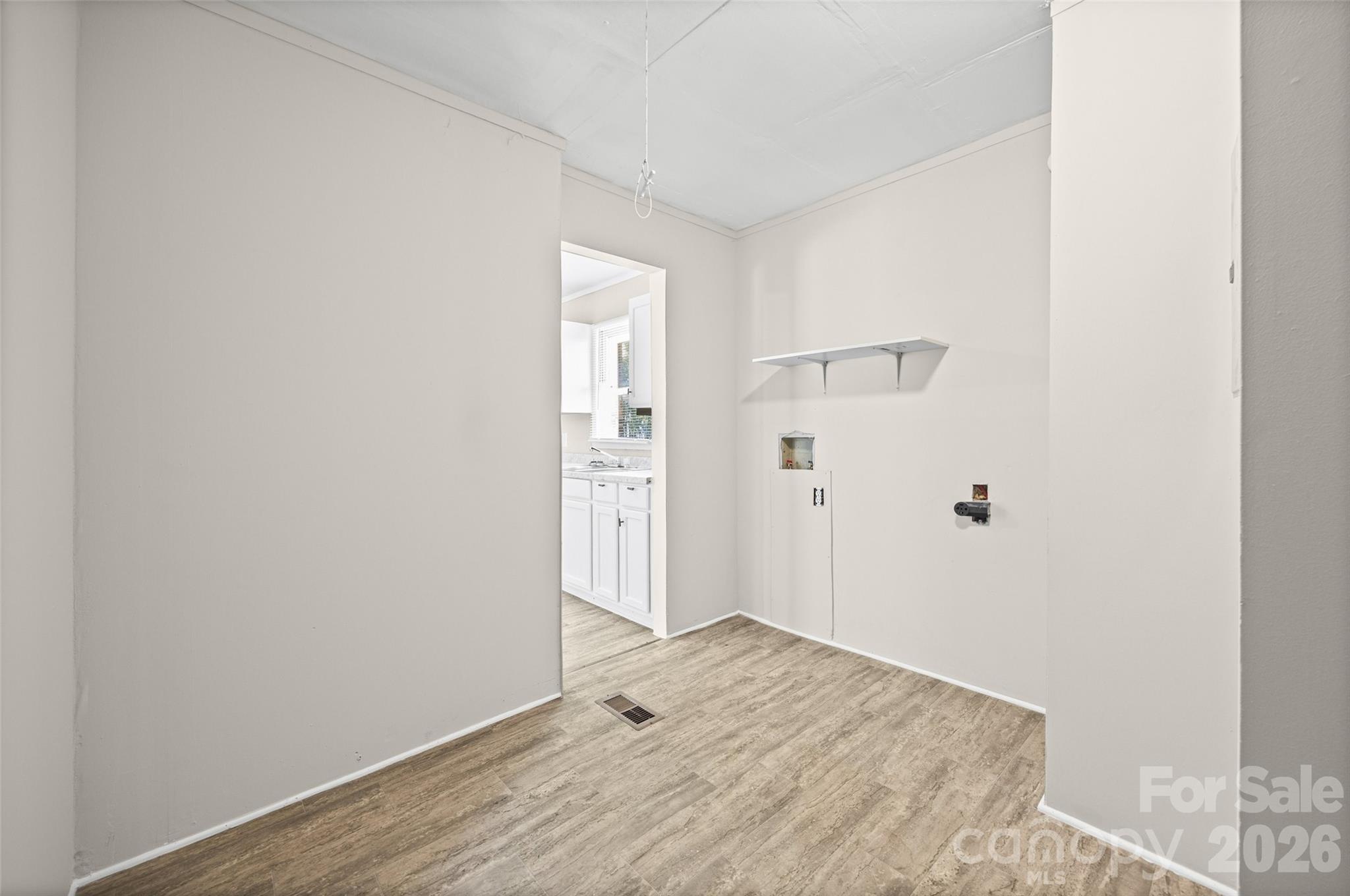 195 Moda Road — Blacksburg