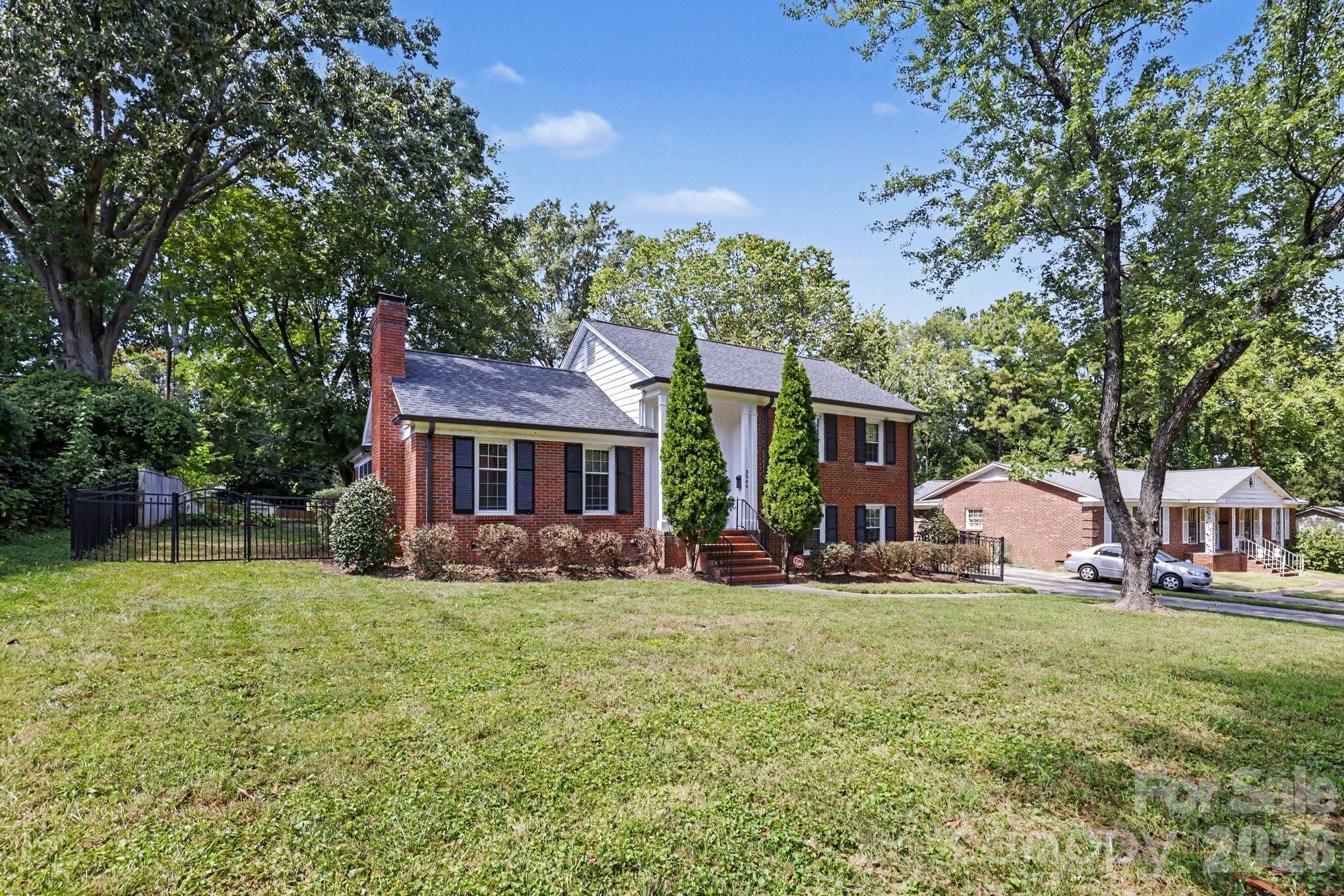 3846 Barclay Downs Drive — Charlotte