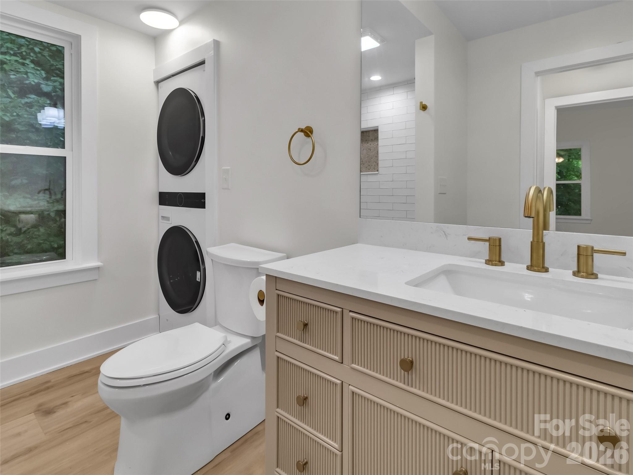 1551 Apple Creek Road — Waynesville