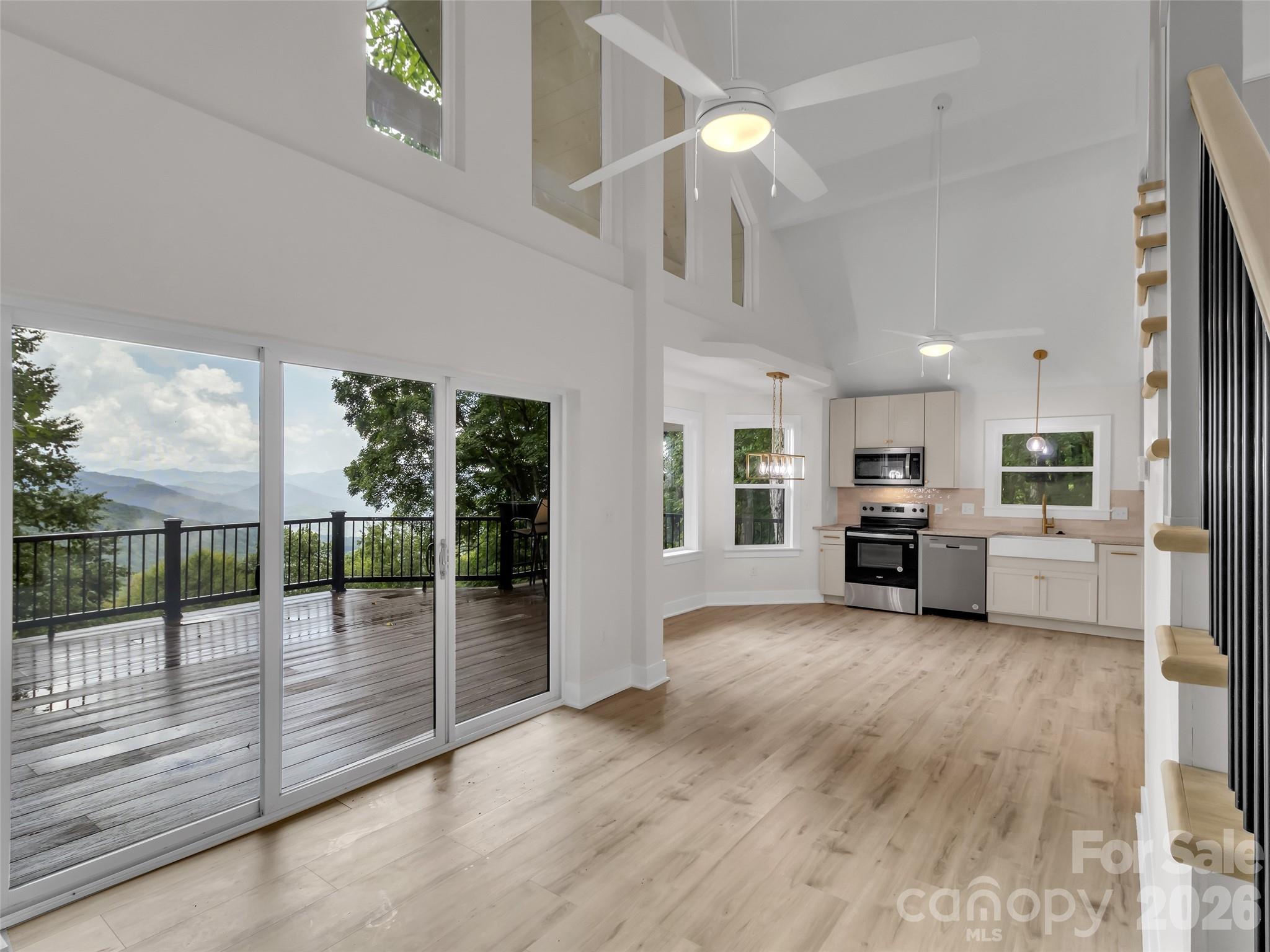 1551 Apple Creek Road — Waynesville