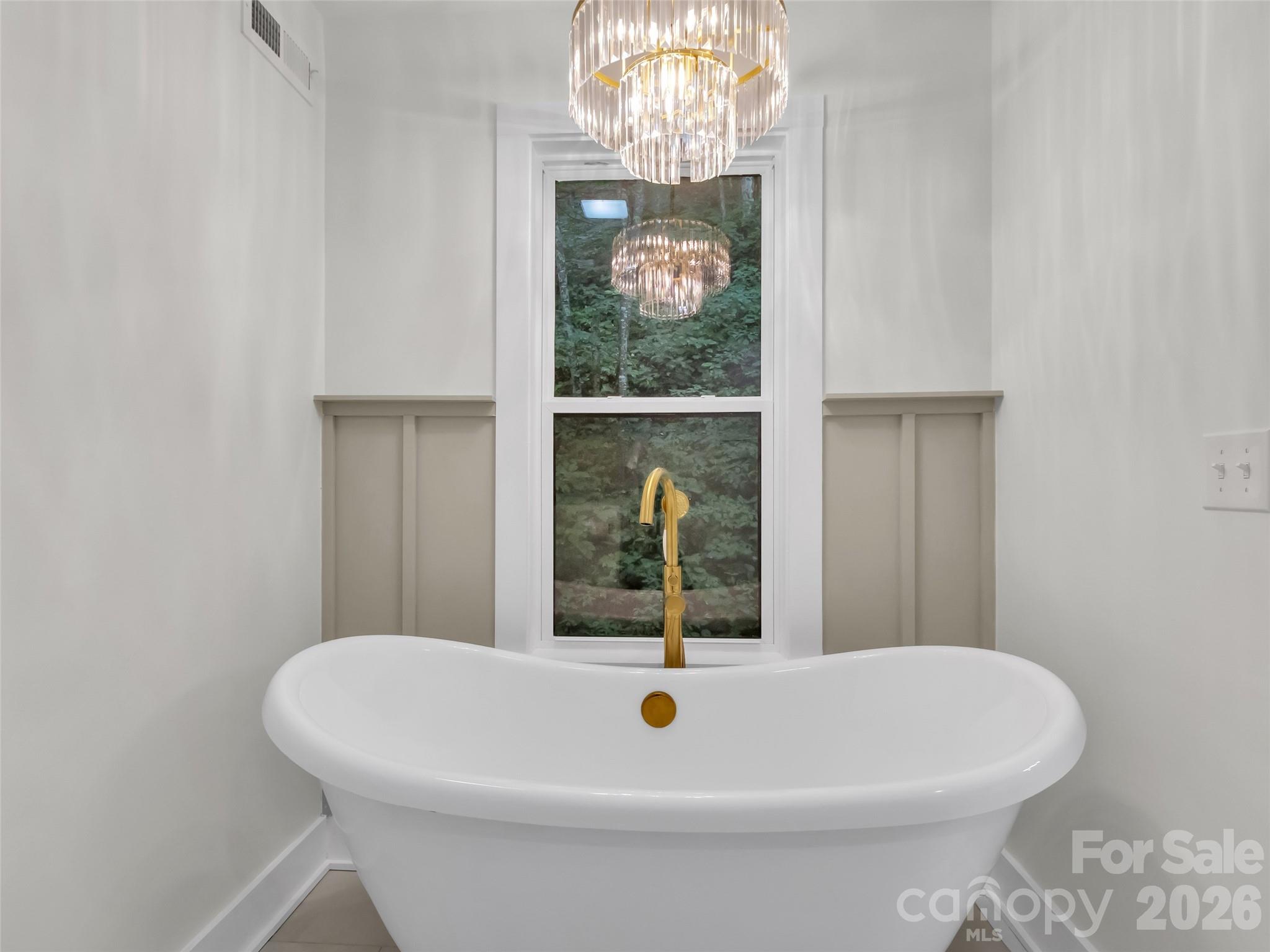 1551 Apple Creek Road — Waynesville
