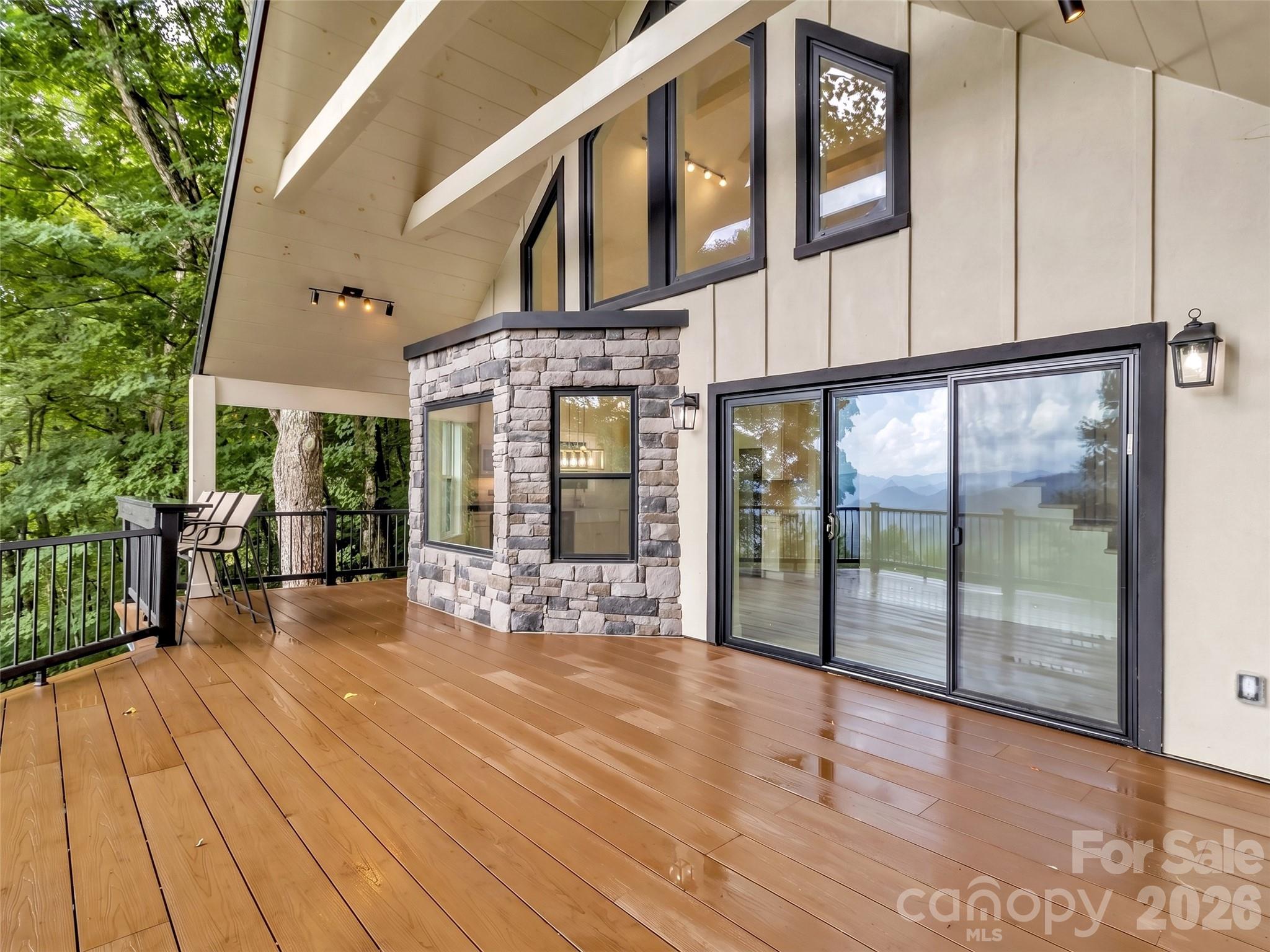1551 Apple Creek Road — Waynesville