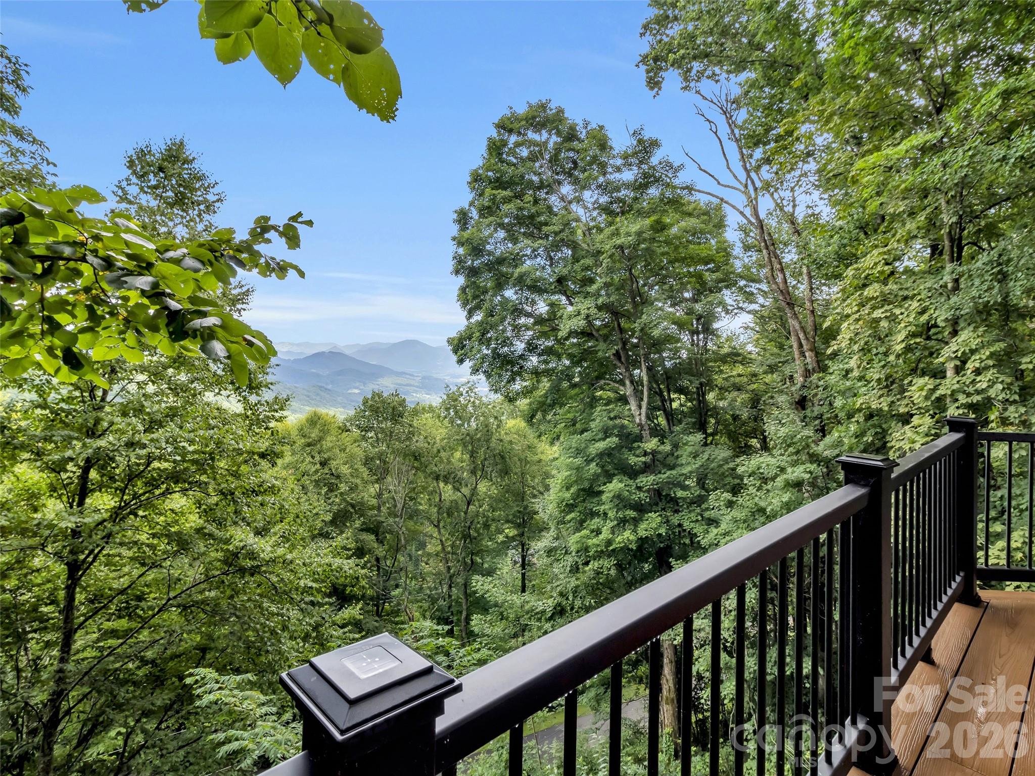 1551 Apple Creek Road — Waynesville