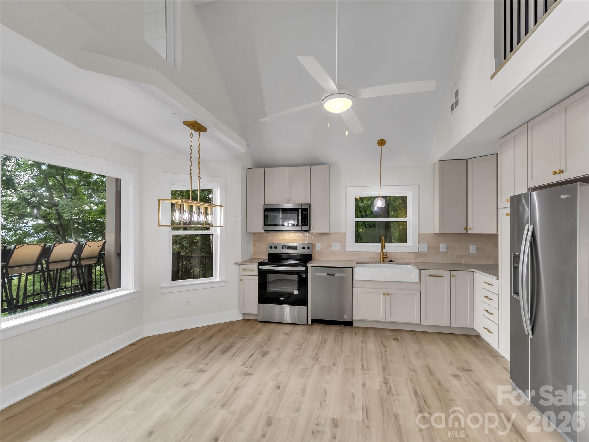 1551 Apple Creek Road — Waynesville