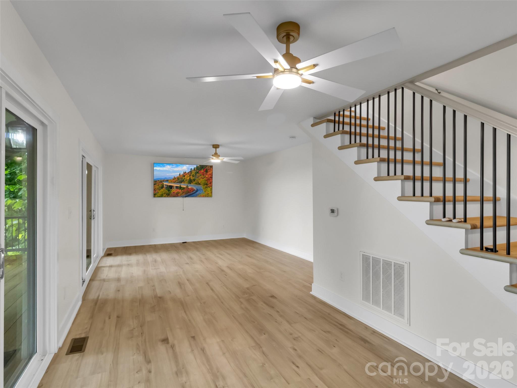 1551 Apple Creek Road — Waynesville