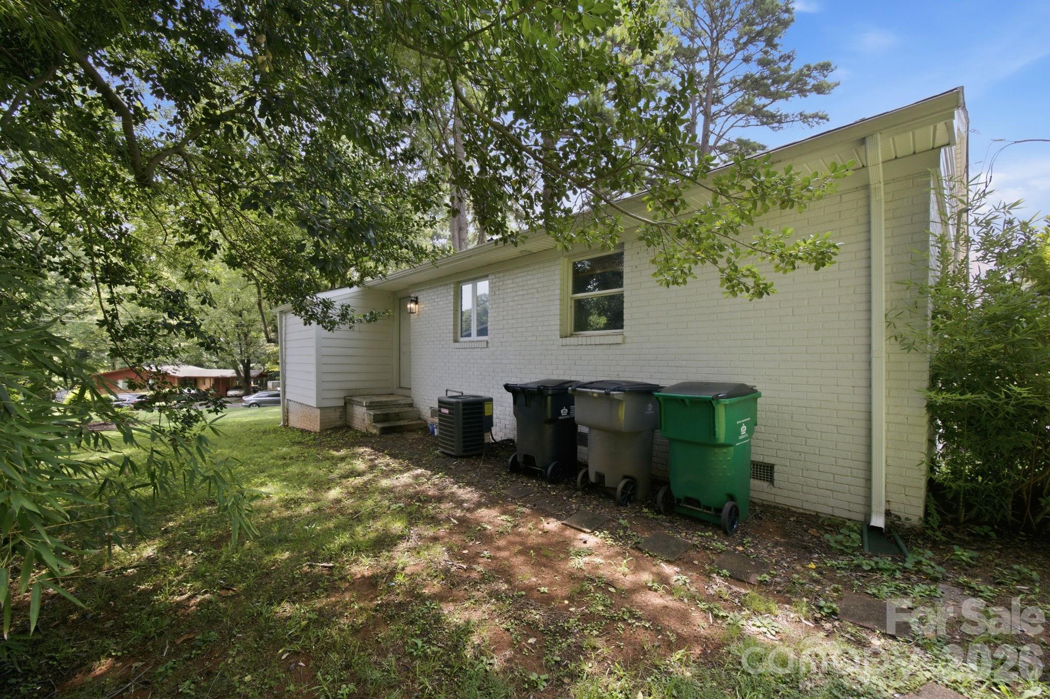 2700 Ravencroft Drive — Charlotte