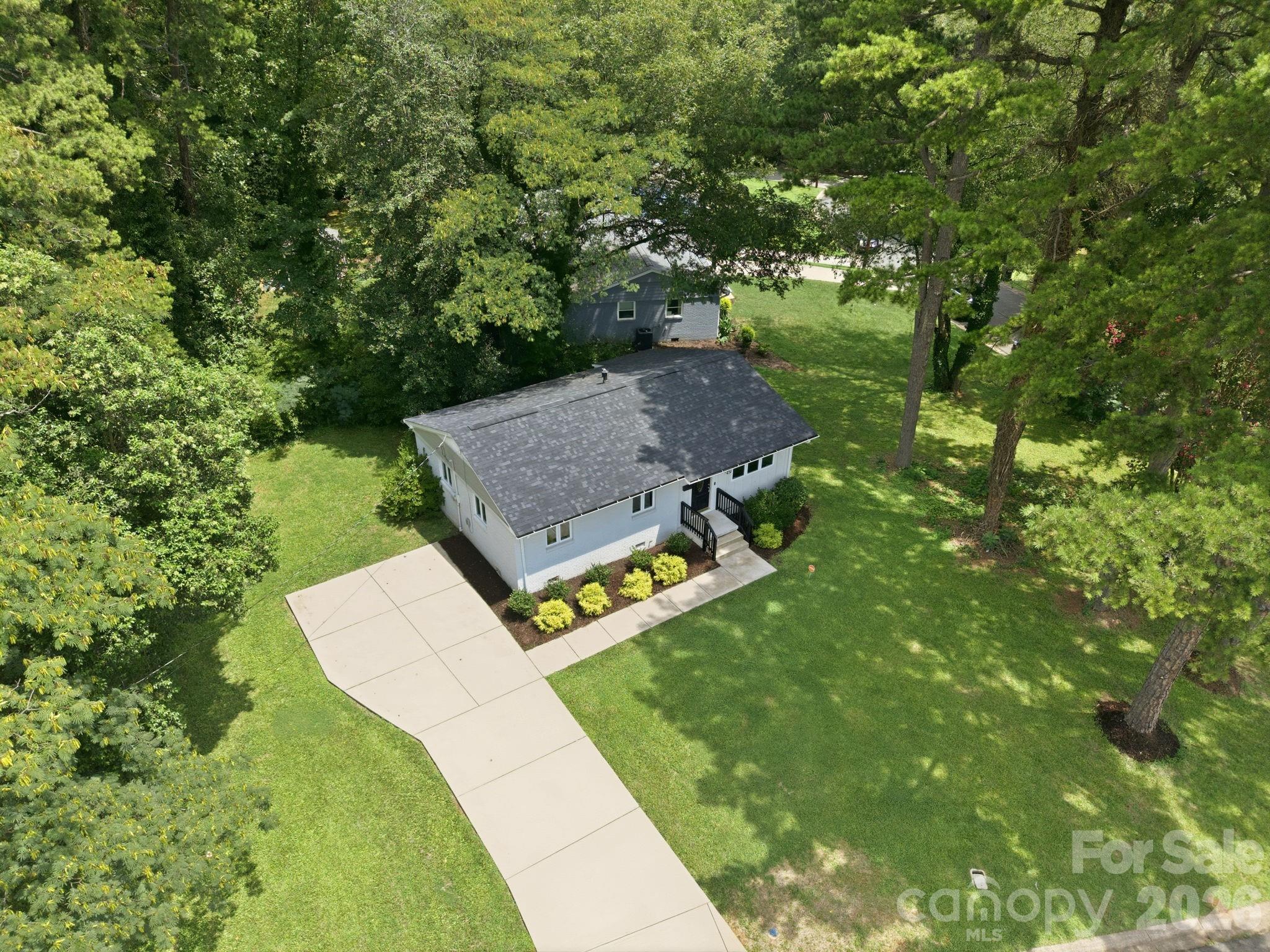 2700 Ravencroft Drive — Charlotte