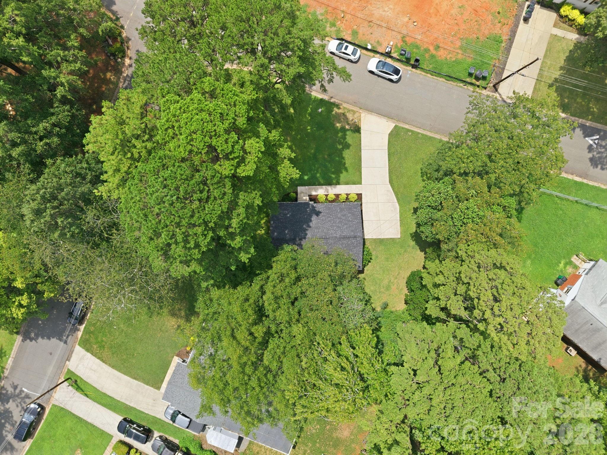 2700 Ravencroft Drive — Charlotte