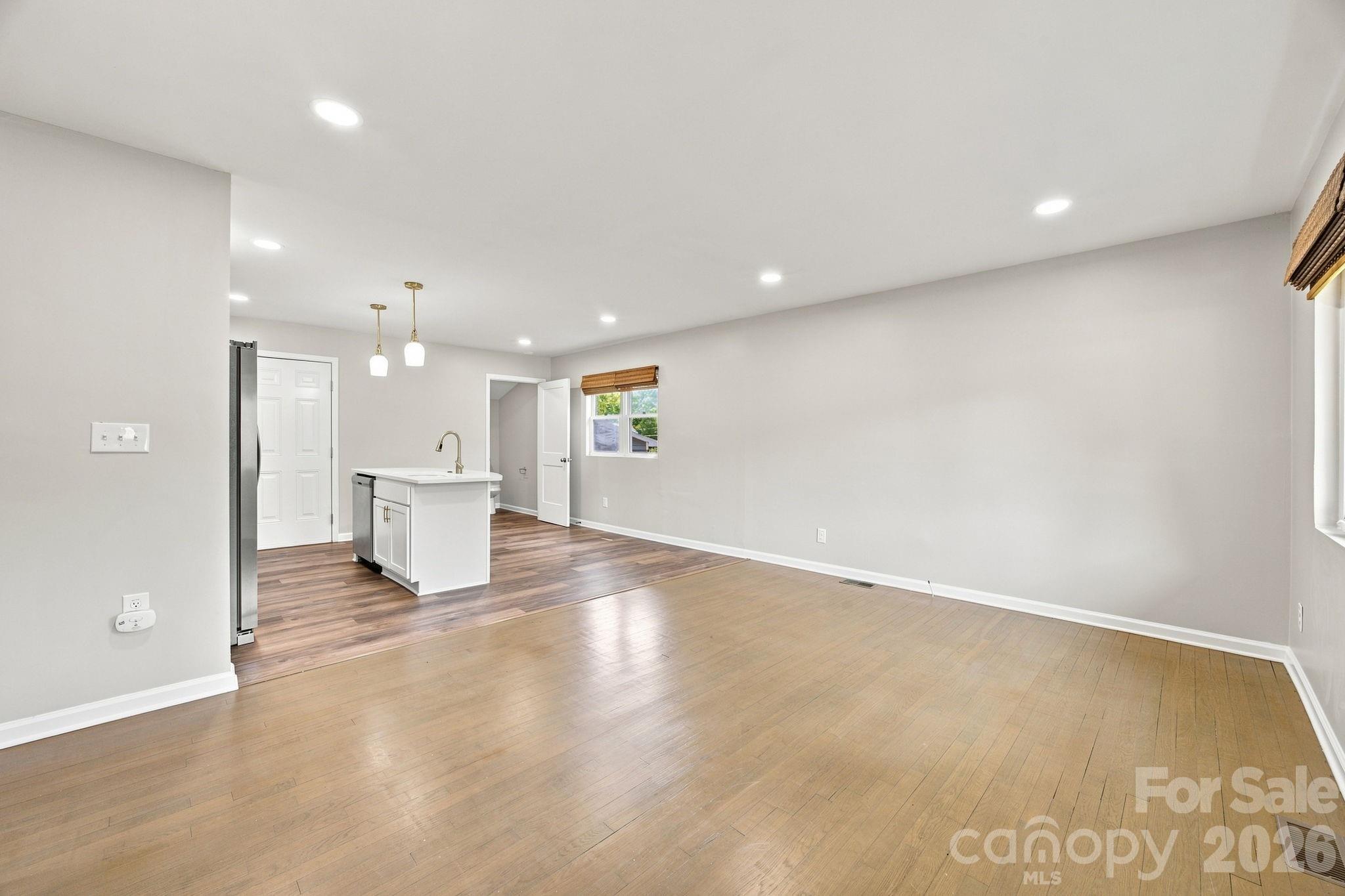 2700 Ravencroft Drive — Charlotte