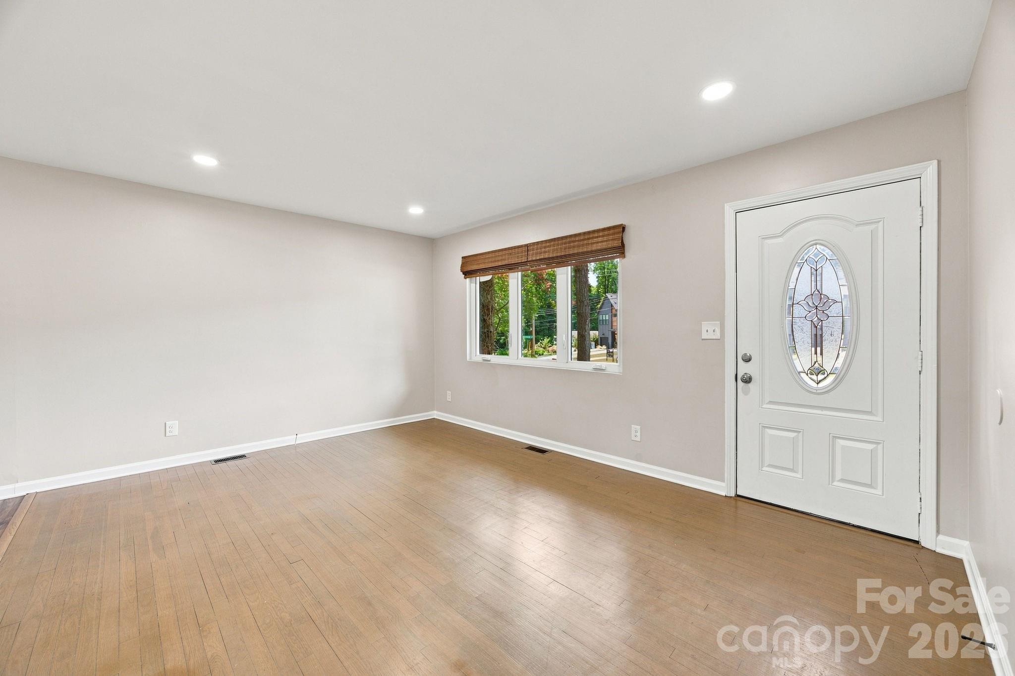 2700 Ravencroft Drive — Charlotte