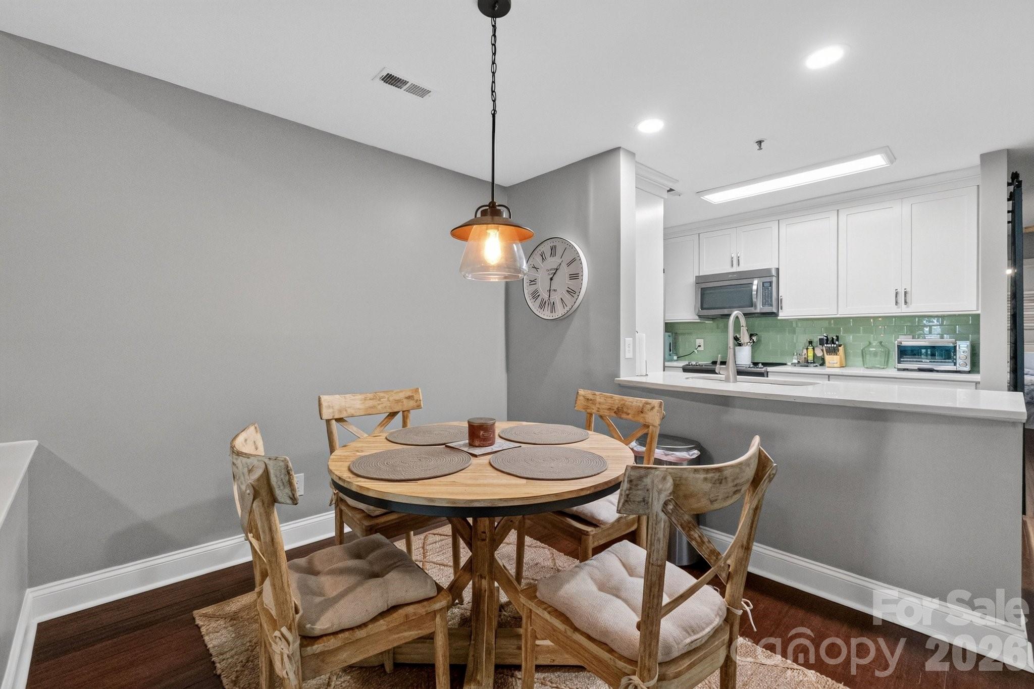 712 Southwest Drive — Davidson