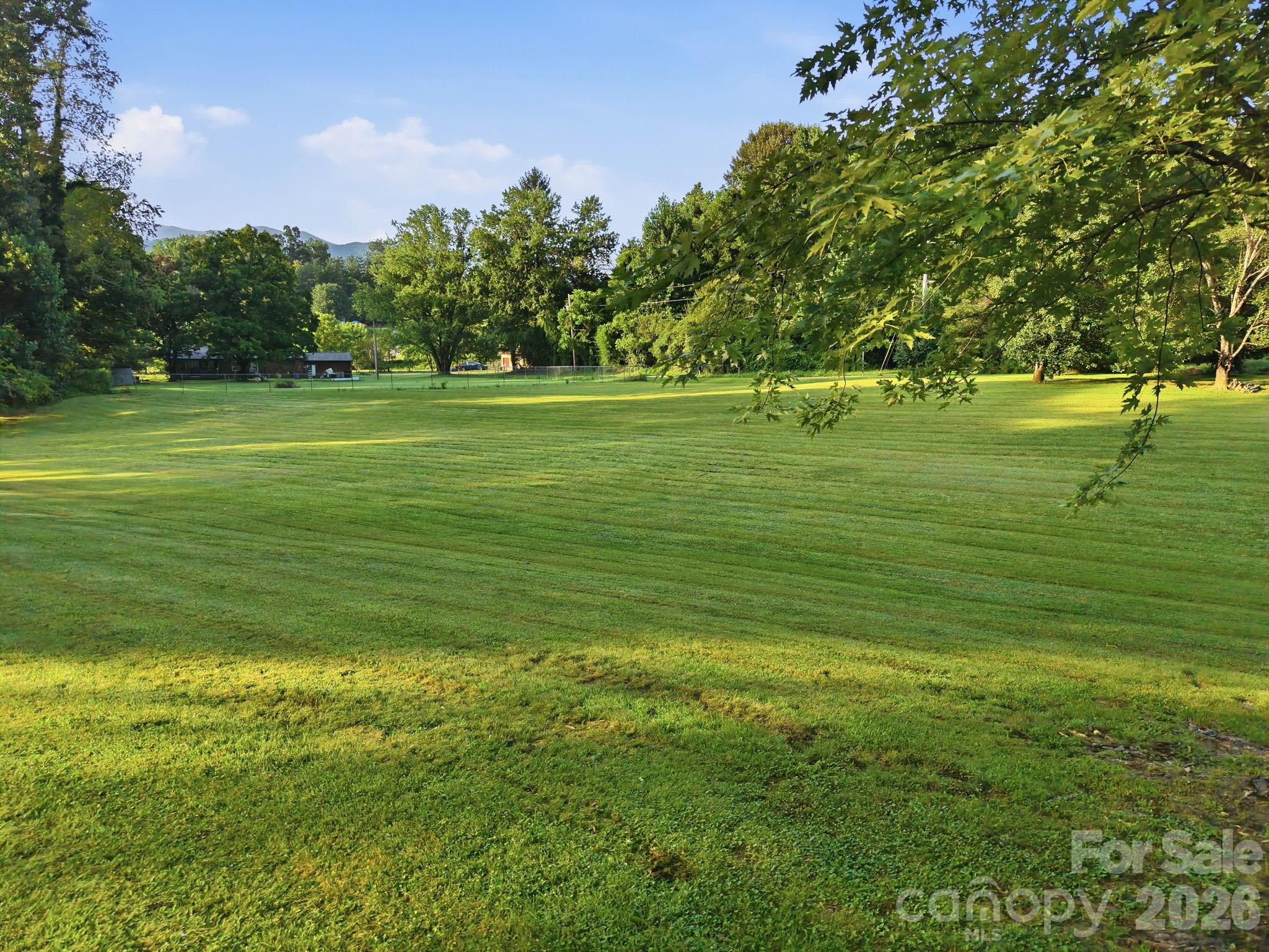 28 R and K Drive — Waynesville