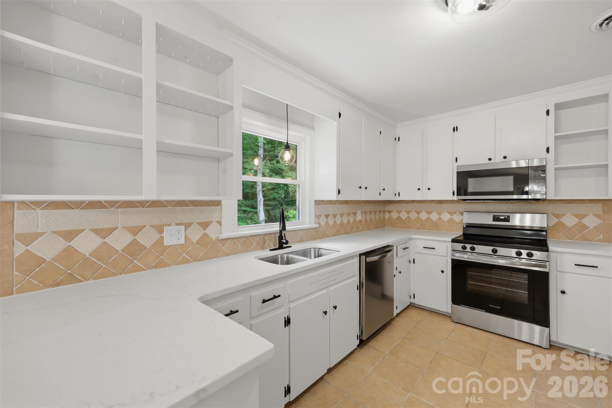 401 S East End Avenue — Statesville