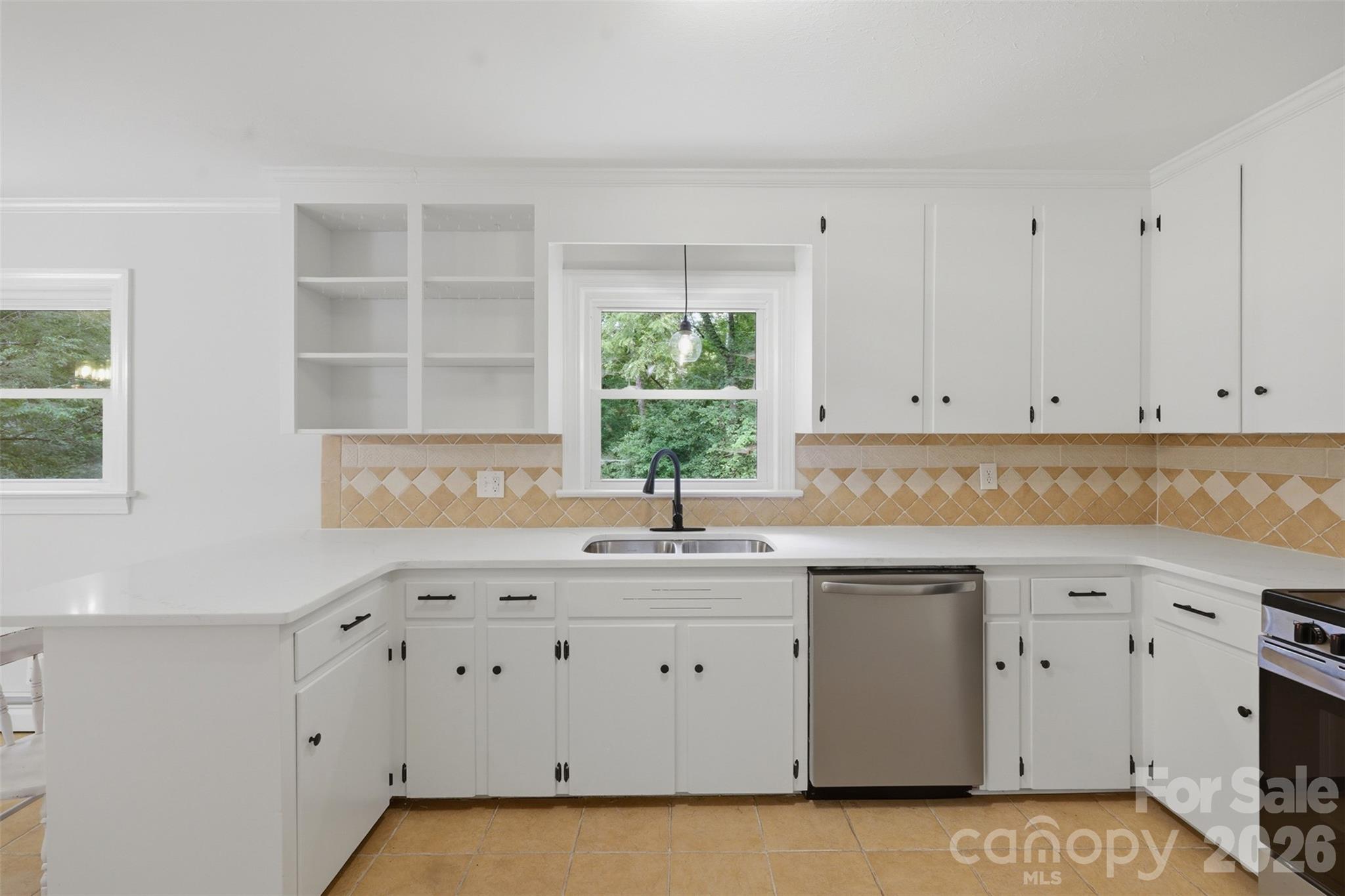 401 S East End Avenue — Statesville