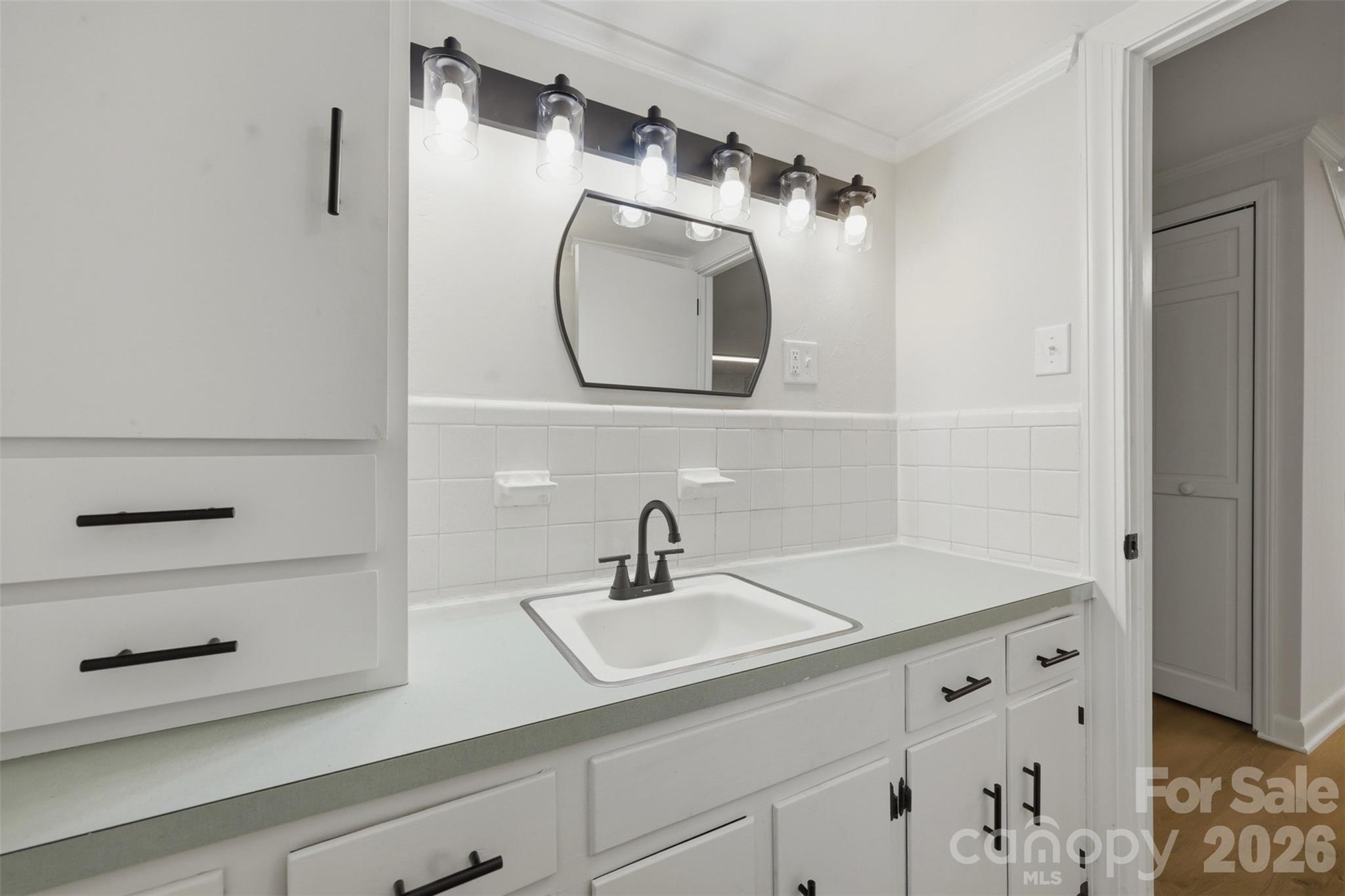 401 S East End Avenue — Statesville