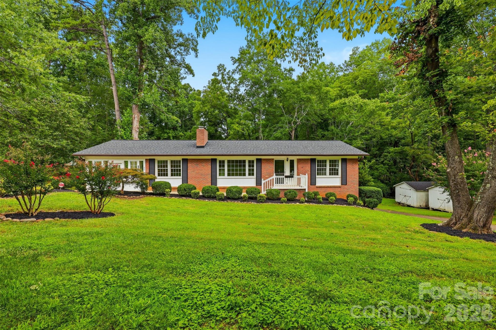 401 S East End Avenue — Statesville
