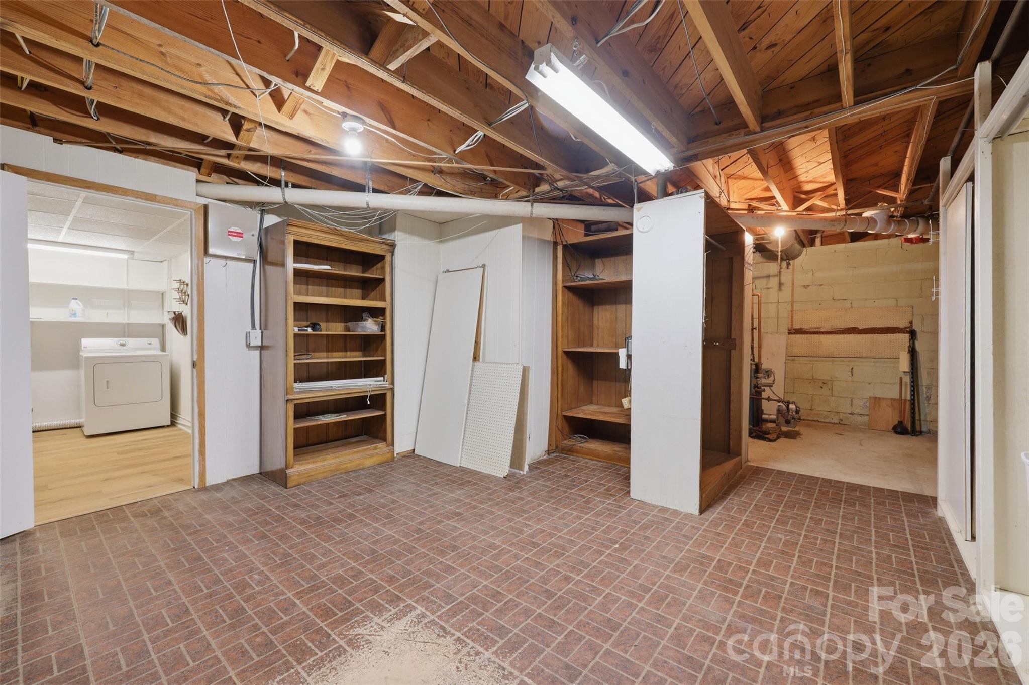401 S East End Avenue — Statesville