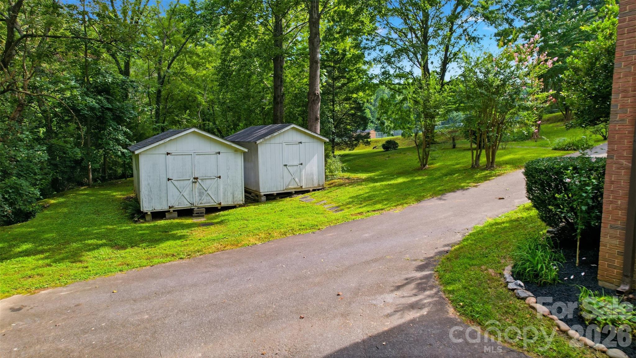 401 S East End Avenue — Statesville