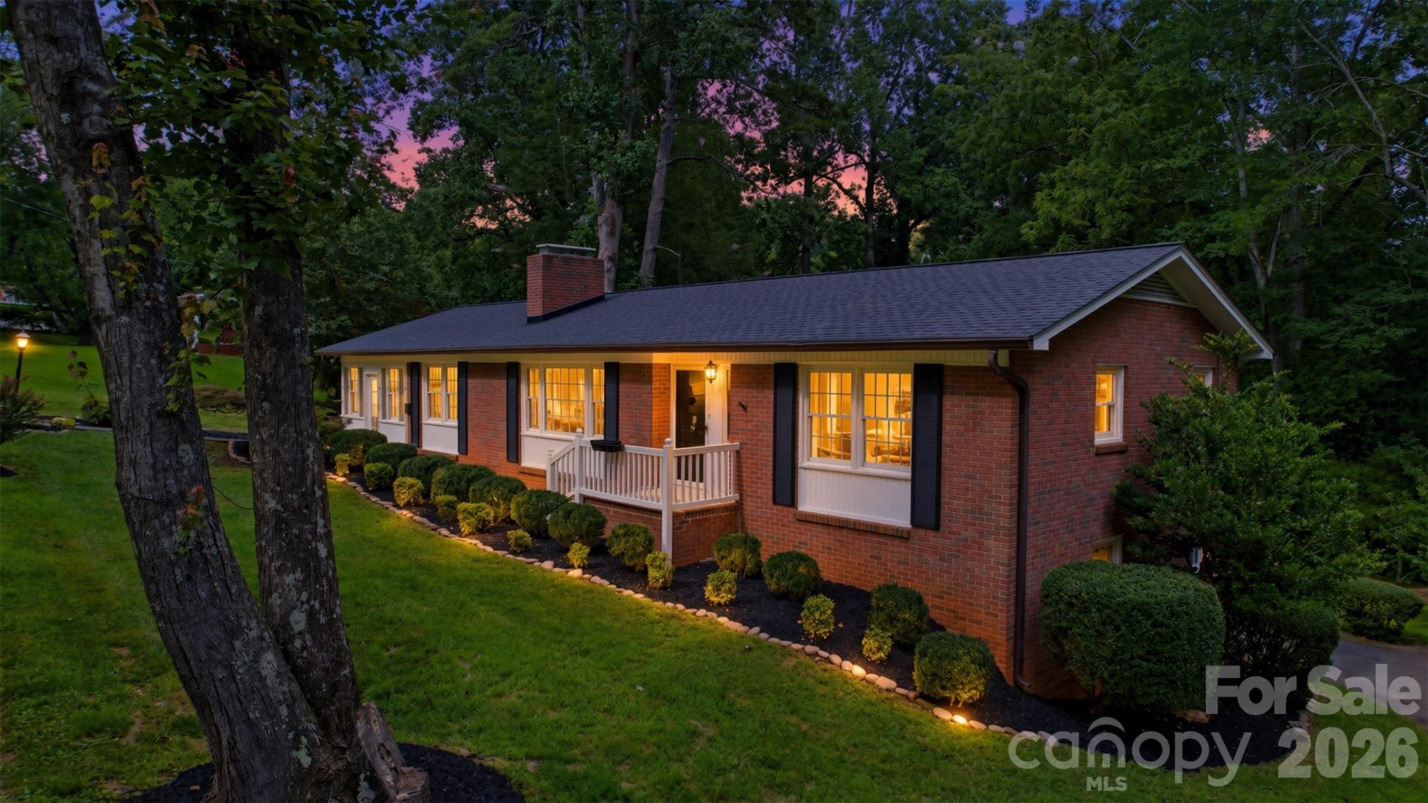 401 S East End Avenue — Statesville