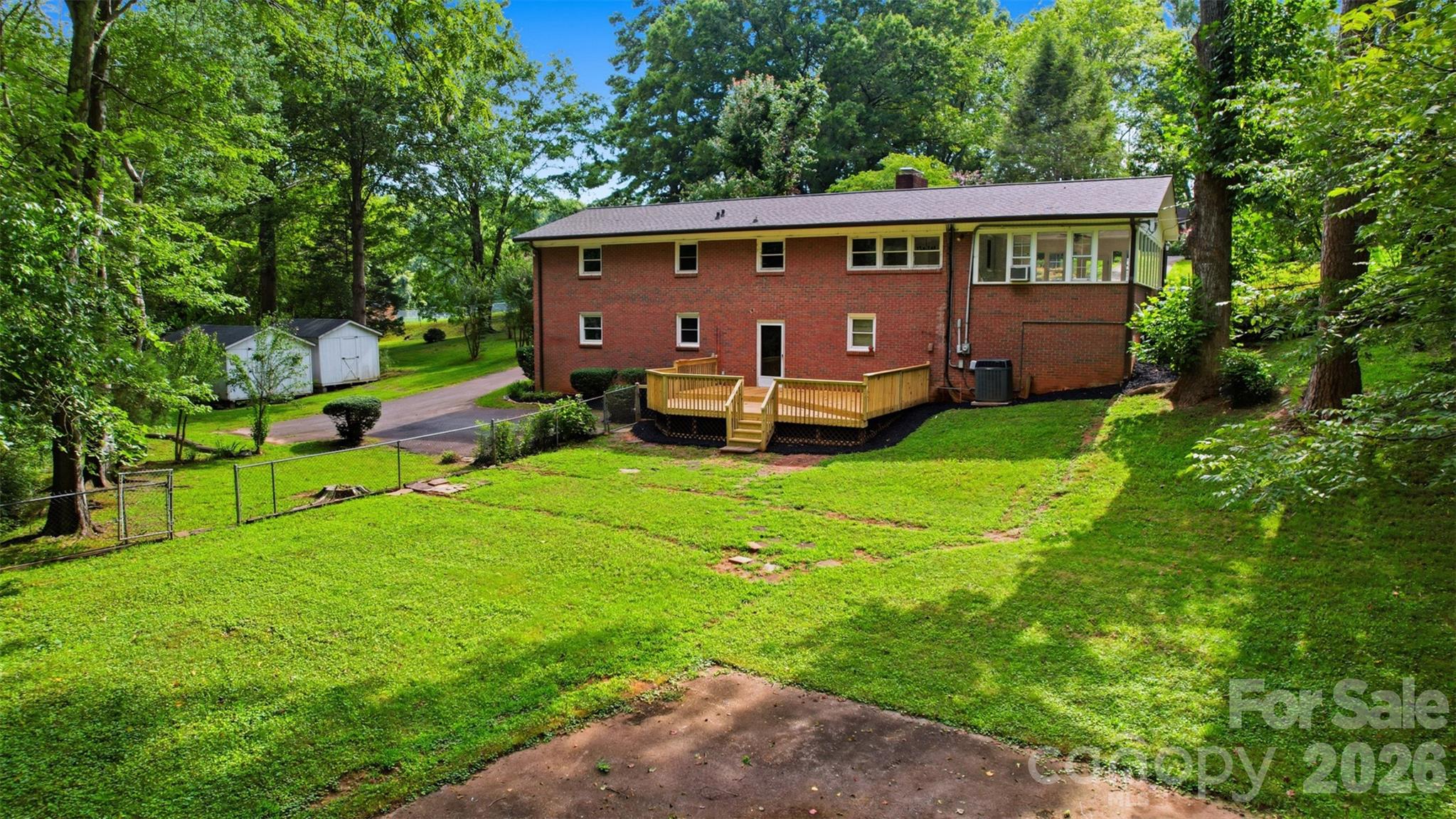 401 S East End Avenue — Statesville