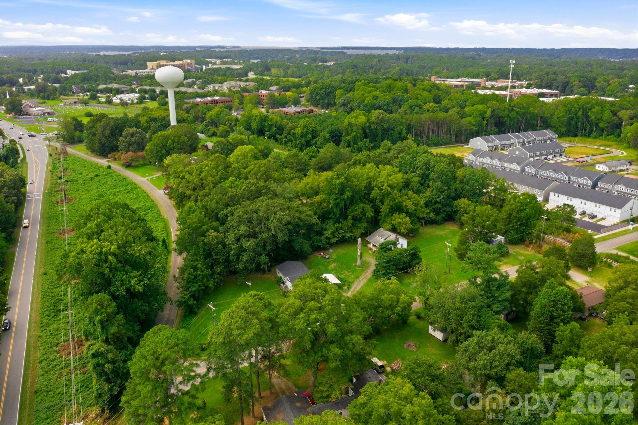 109 Crossrail Road — Mooresville