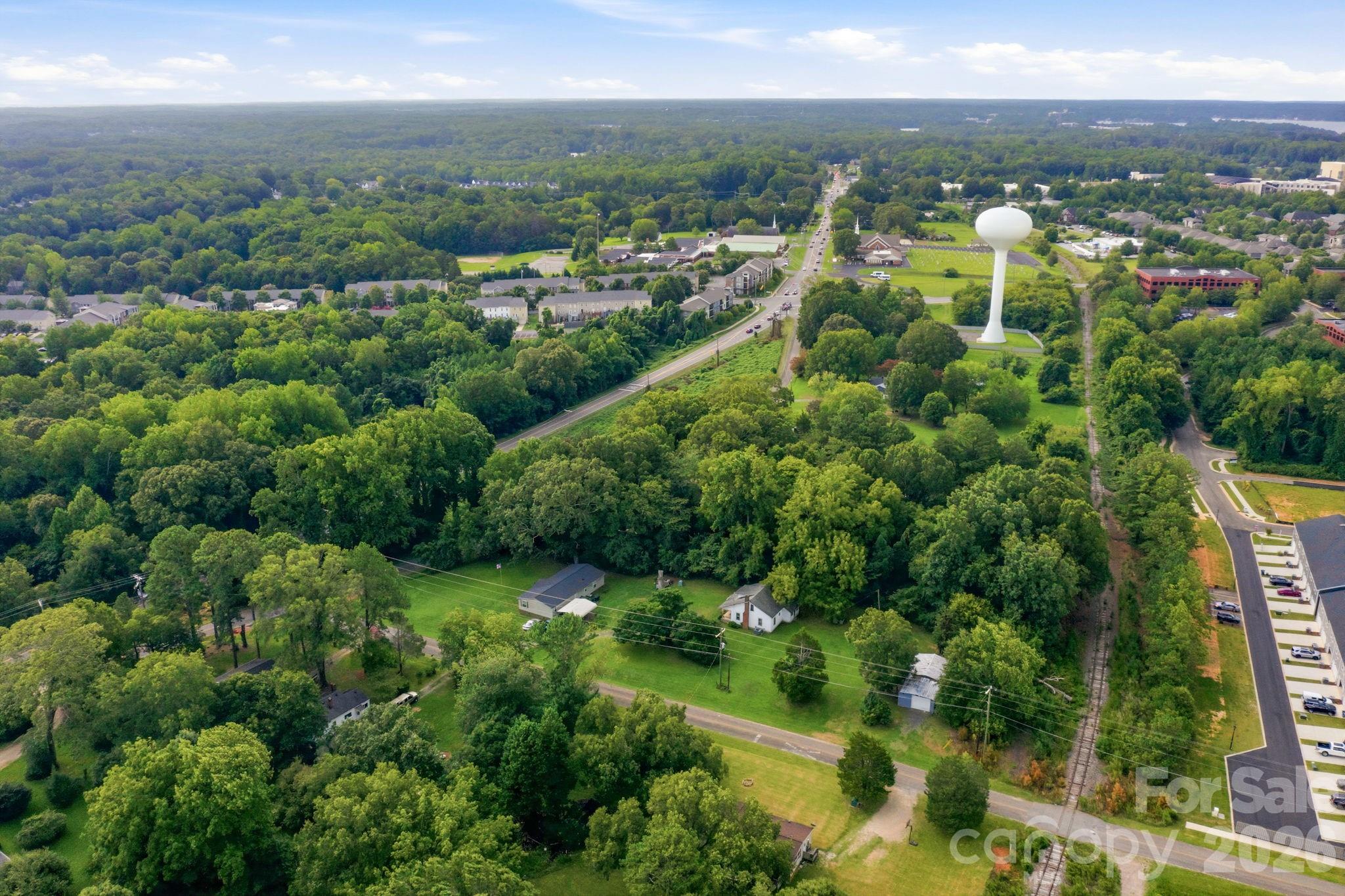 109 Crossrail Road — Mooresville