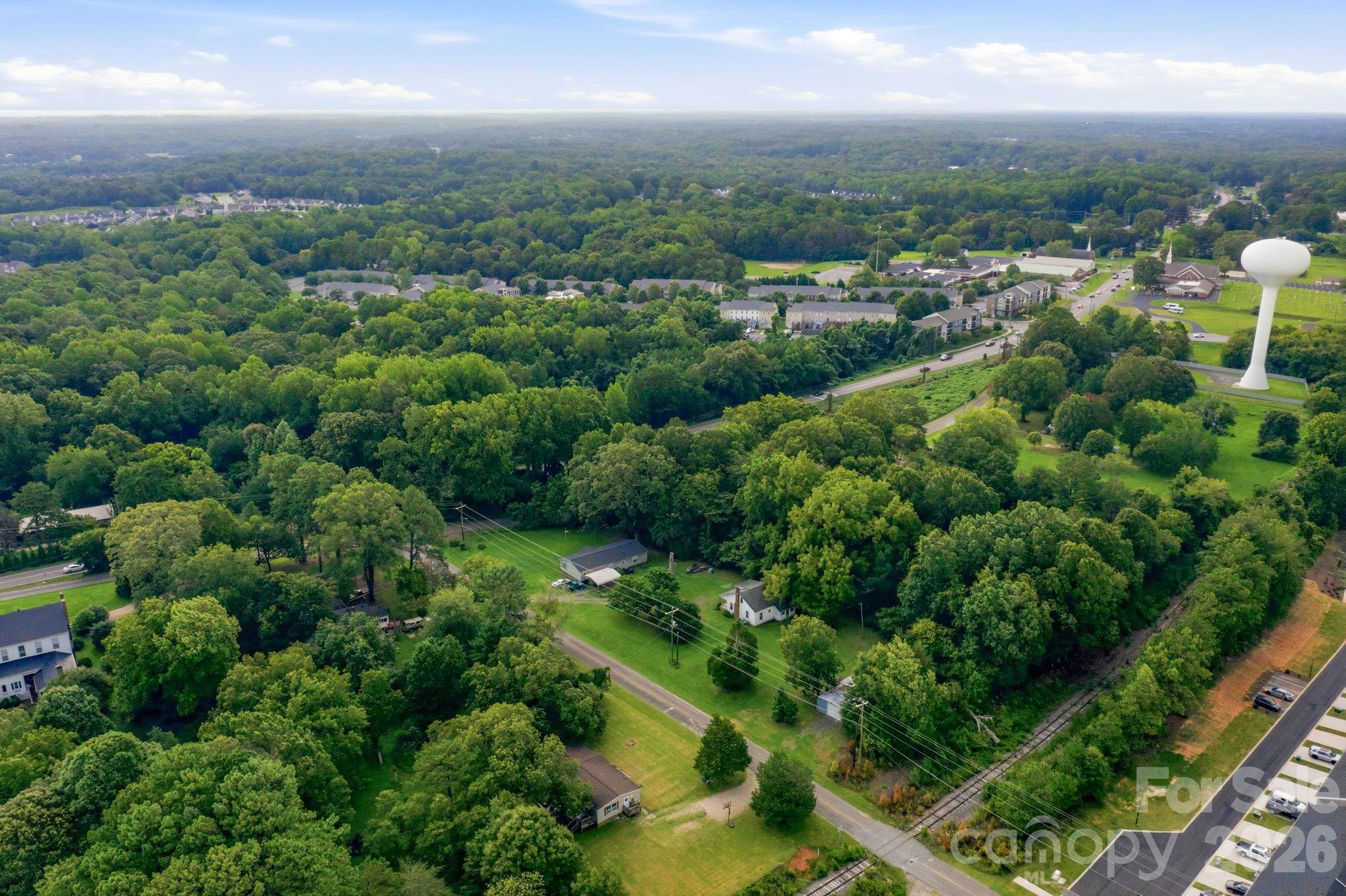 109 Crossrail Road — Mooresville